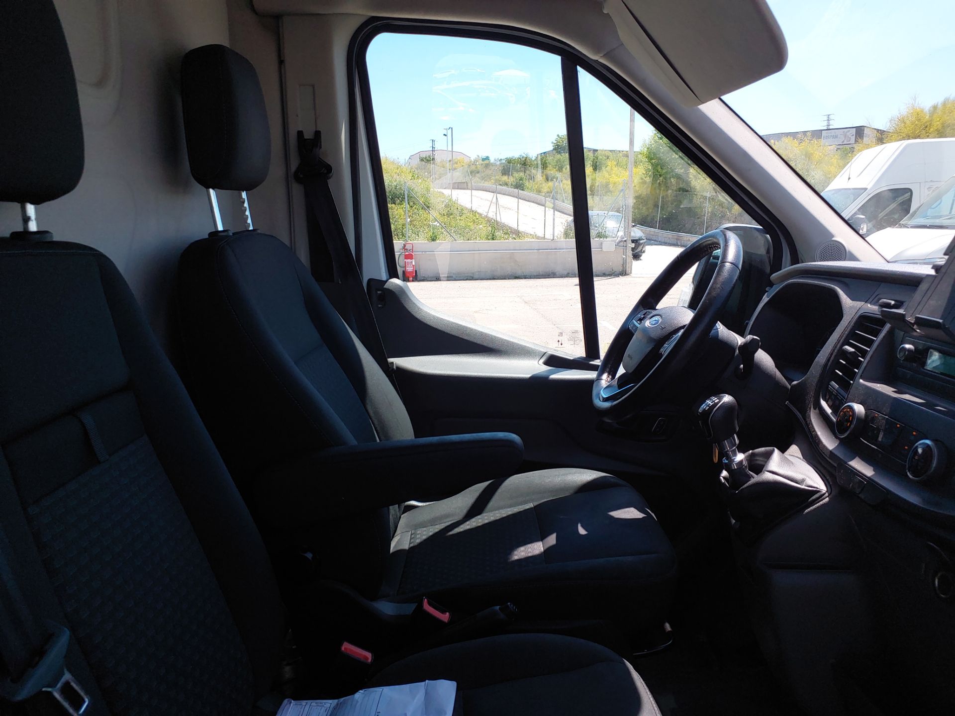 FORD Transit 2.0 EcoBlue 96 kW (130 CV) m 6 Vel. 2Ton tracciÃ³n  Trend photo