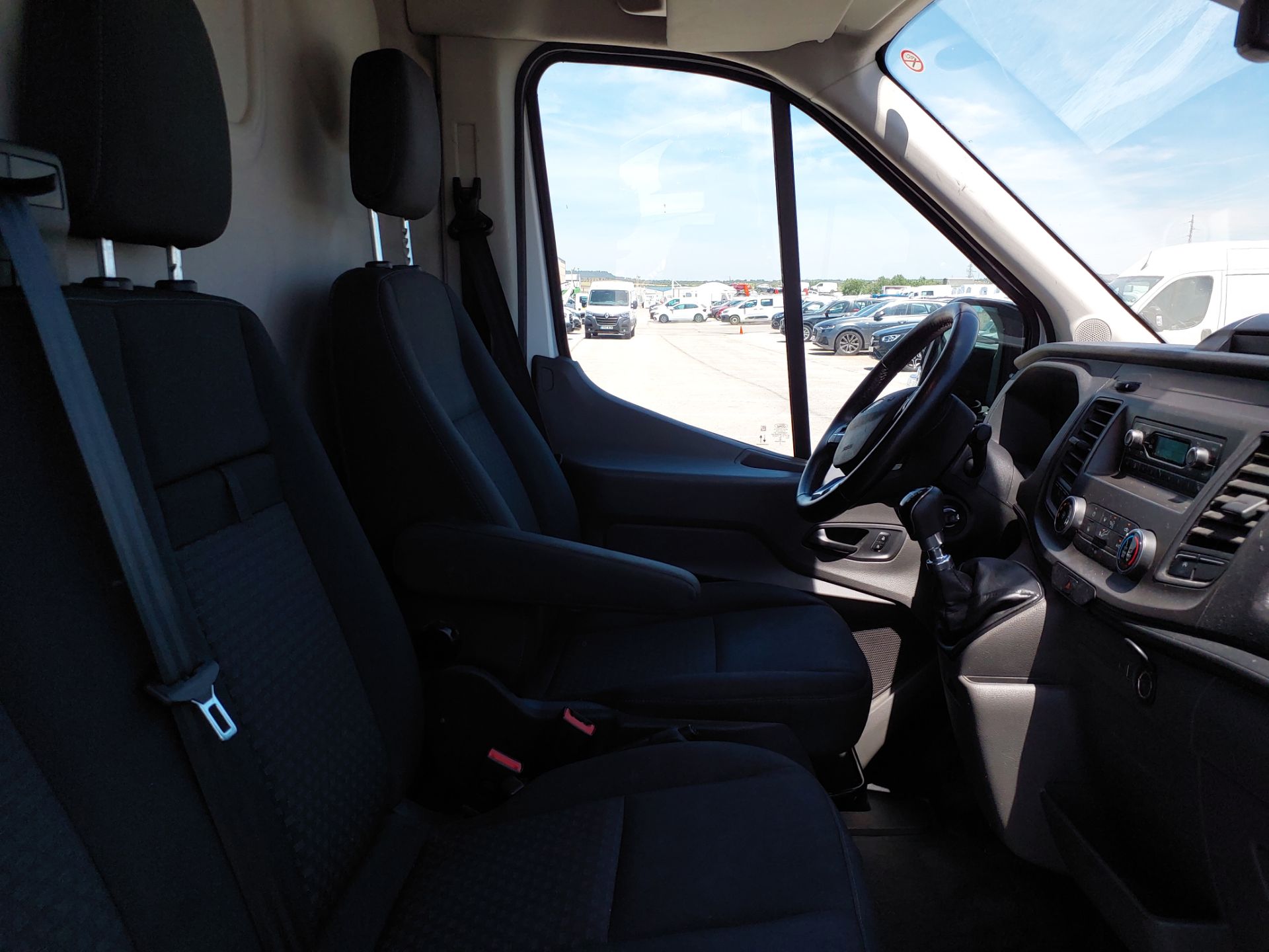 FORD Transit 2.0 EcoBlue 96 kW (130 CV) m 6 Vel. 2Ton tracciÃ³n  Trend photo