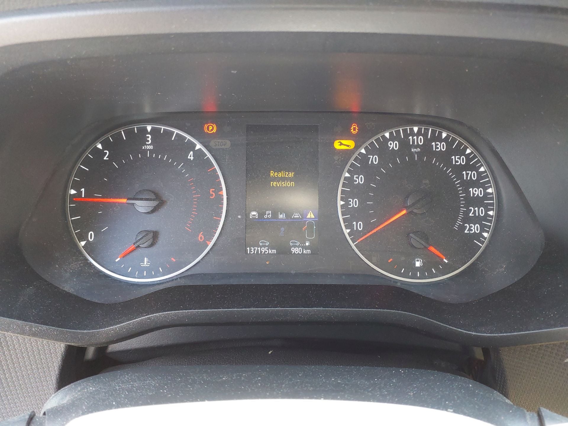 RENAULT Trafic 2.0D 131CV photo