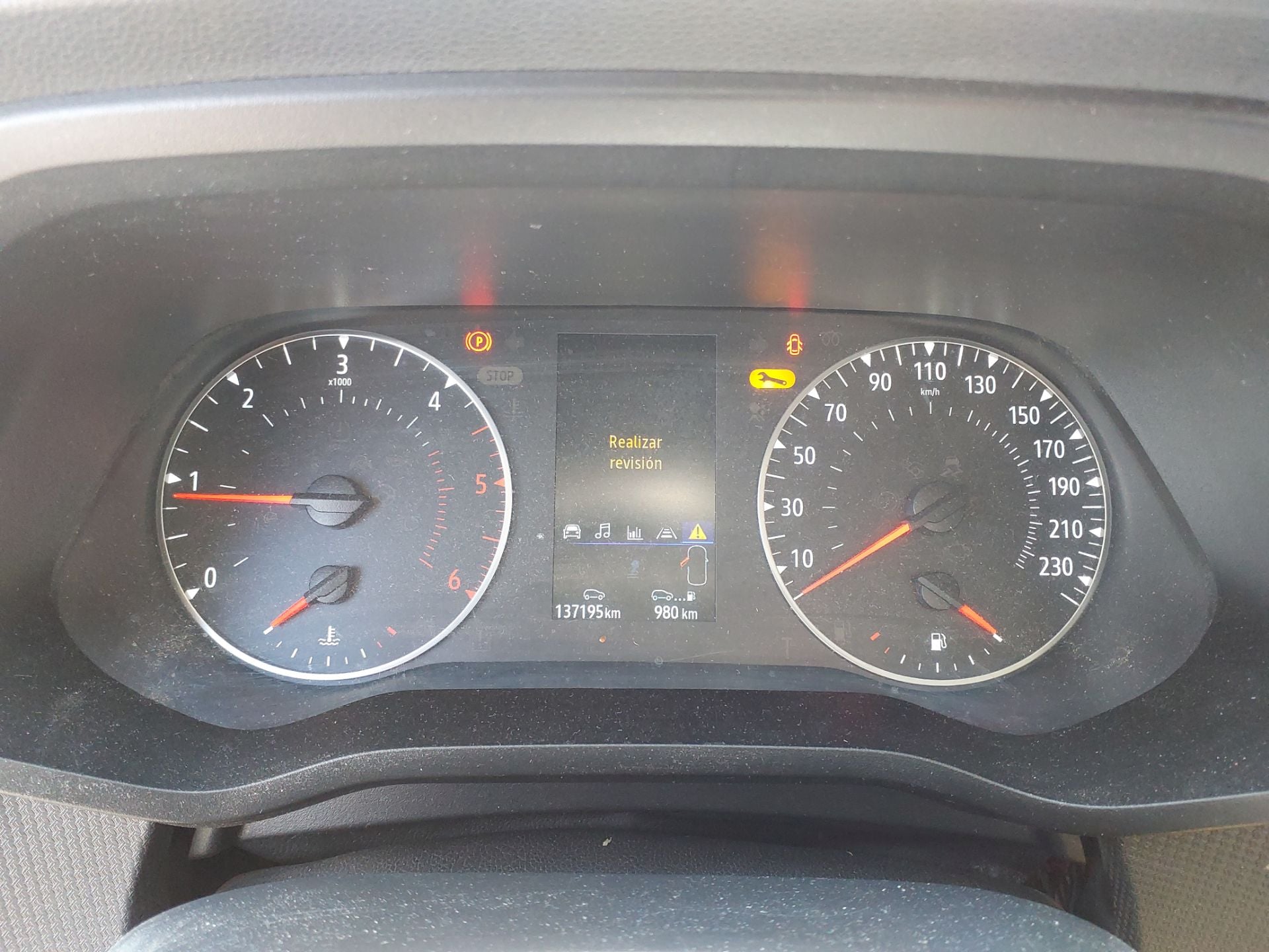 RENAULT Trafic 2.0D 131CV photo