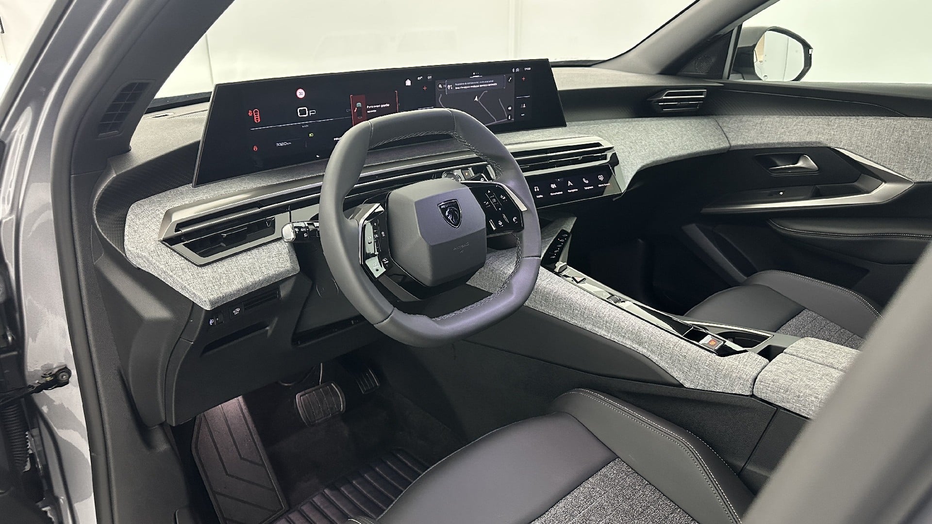 Peugeot 3008 Allure 1.2 Hybrid 145ch photo