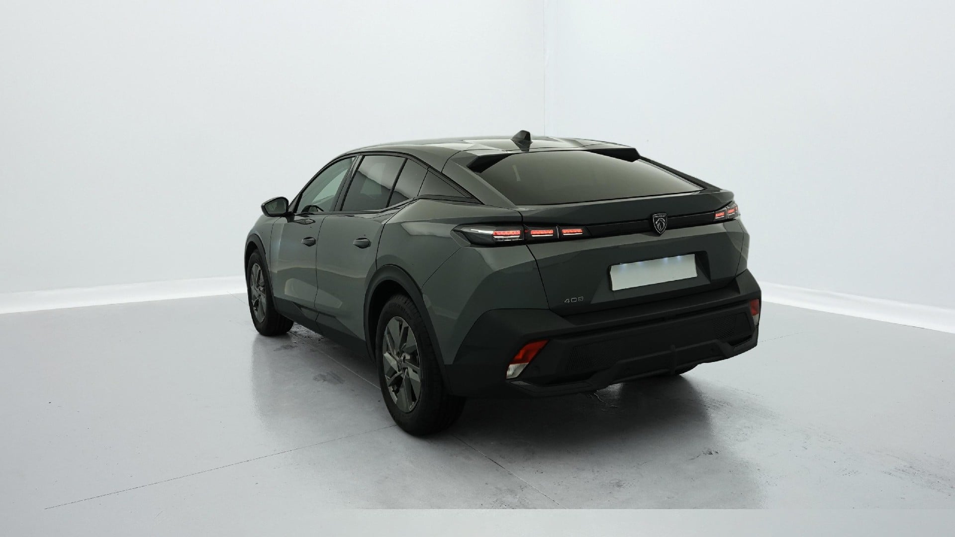 Peugeot 408 Hybrid 145 e-DCS6 Allure photo