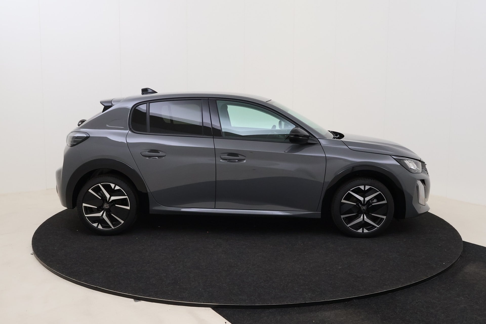Peugeot 208 Envy 1.2 Turbo 100 hp Man. 6 photo