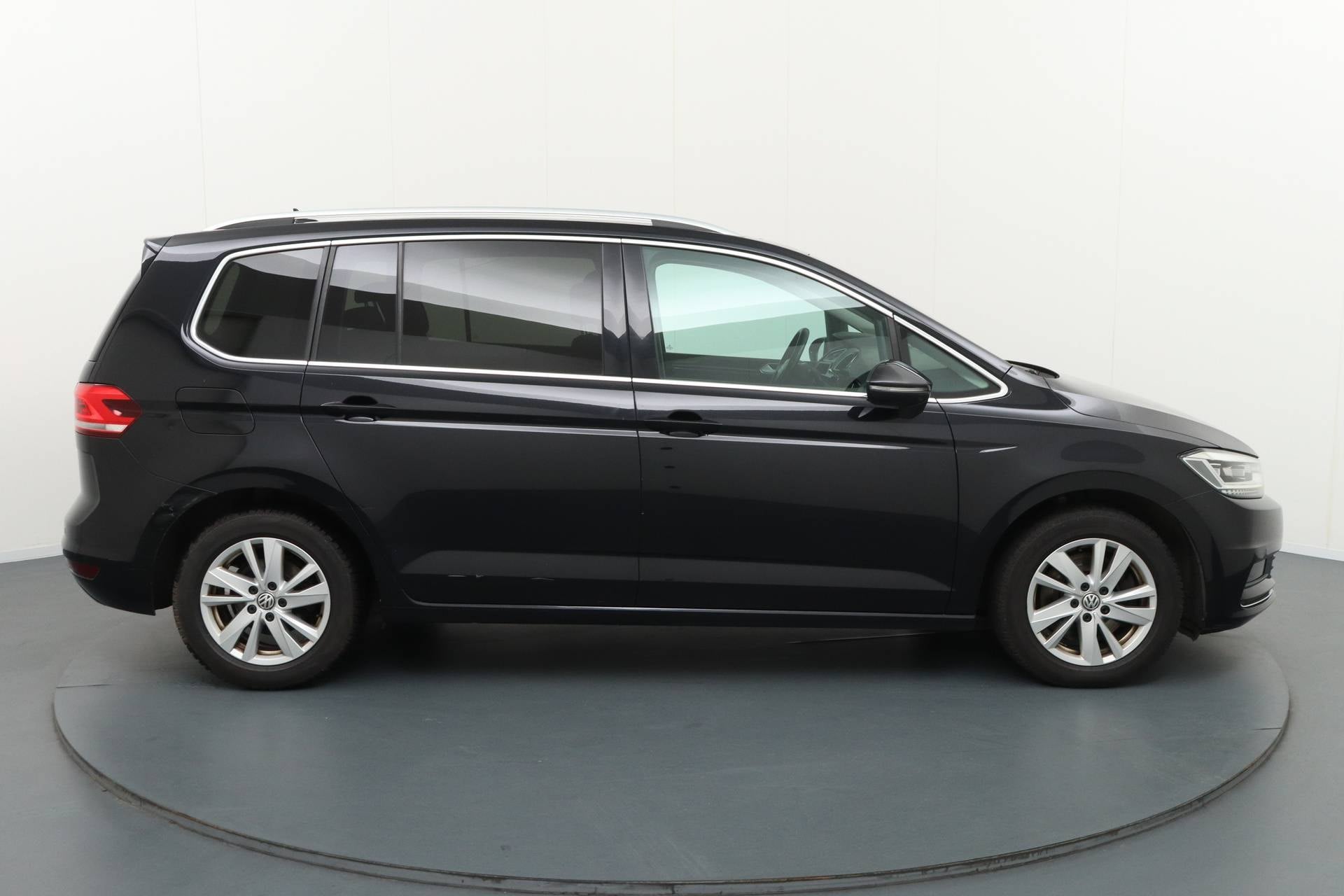 Volkswagen Touran Carat 2.0 Tdi 115 DSG7 photo