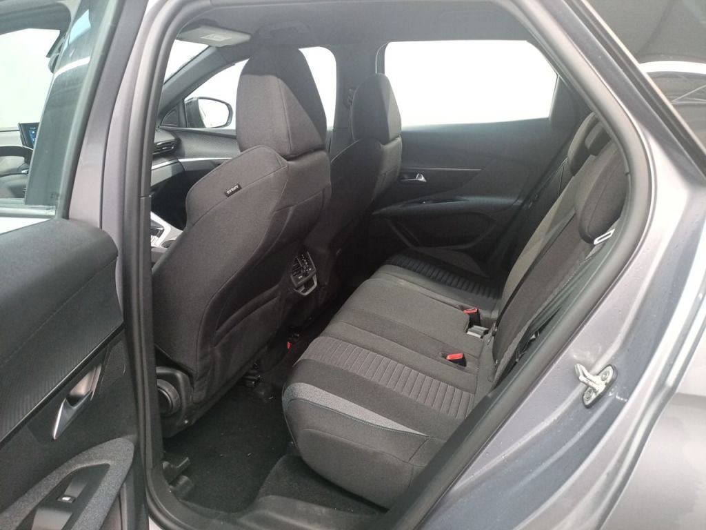 Peugeot 3008 1.5 BlueHDi 96kW S&S EAT8 Active Pack 5d photo