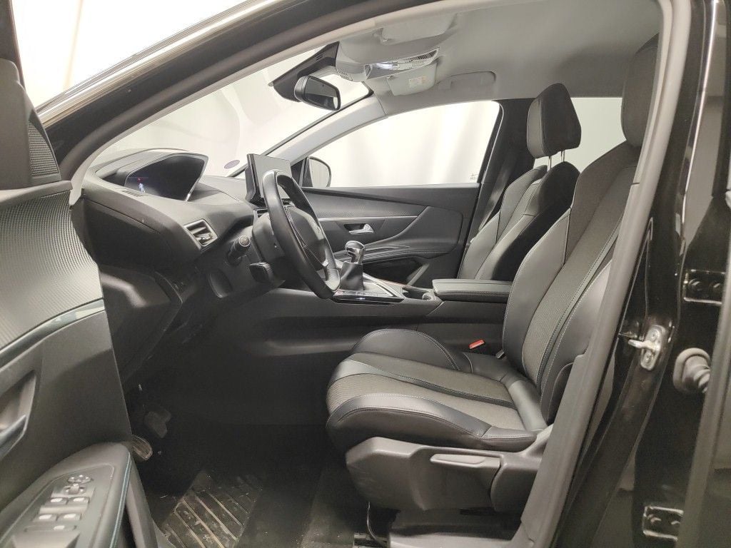 Peugeot 3008 1.2 PureTech 96kW S&S Allure 5d photo