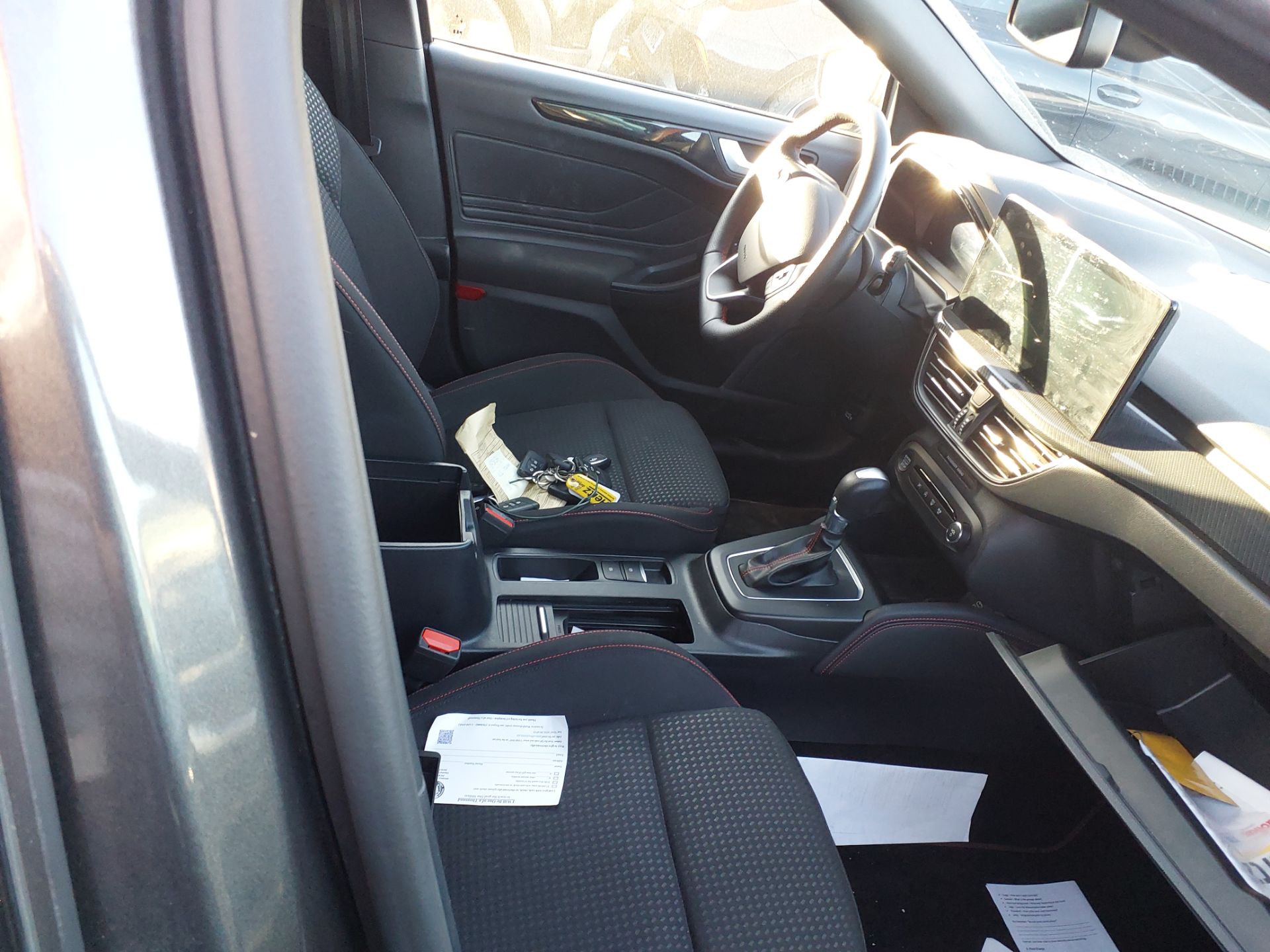 FORD Focus Berlina 1.0 Ecoboost 114KW 155CV S6.2 AutomÃ¡tico ST-LINE X(Winterpack) photo