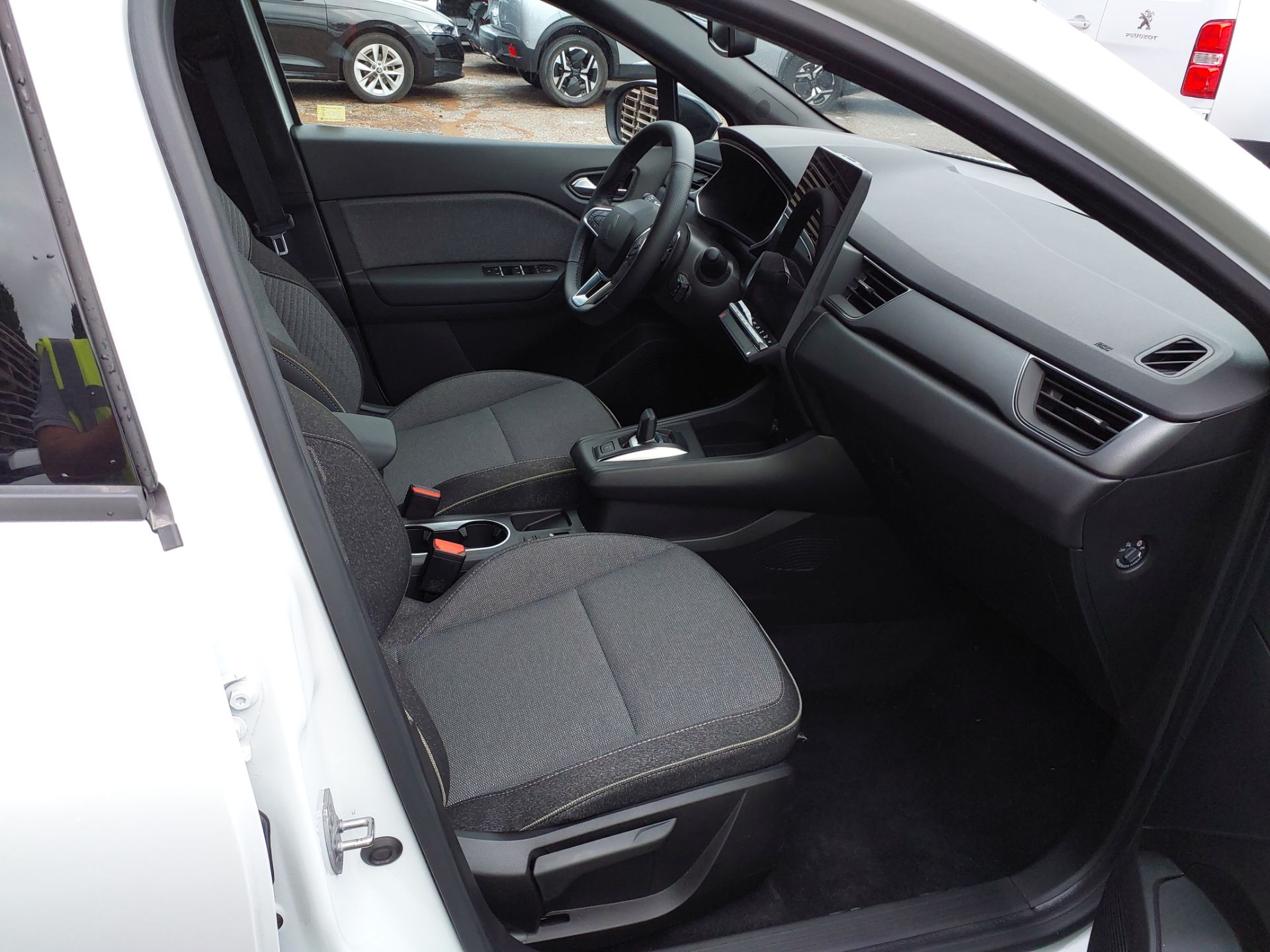 RENAULT Captur TCe 103 kw (140cv) EDC mild hybrid Techno(Winterpack) photo