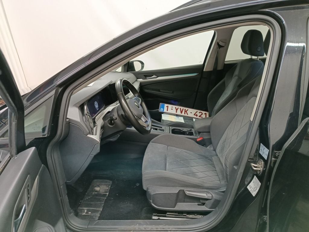 Volkswagen Golf Variant VIII 2.0 TDI 110kW Life DSG 5d photo