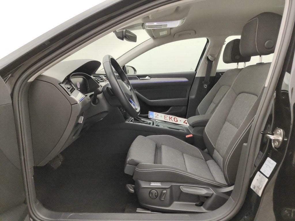 Volkswagen Passat Variant 1.4 TSI DSG6 GTE Business 5d photo