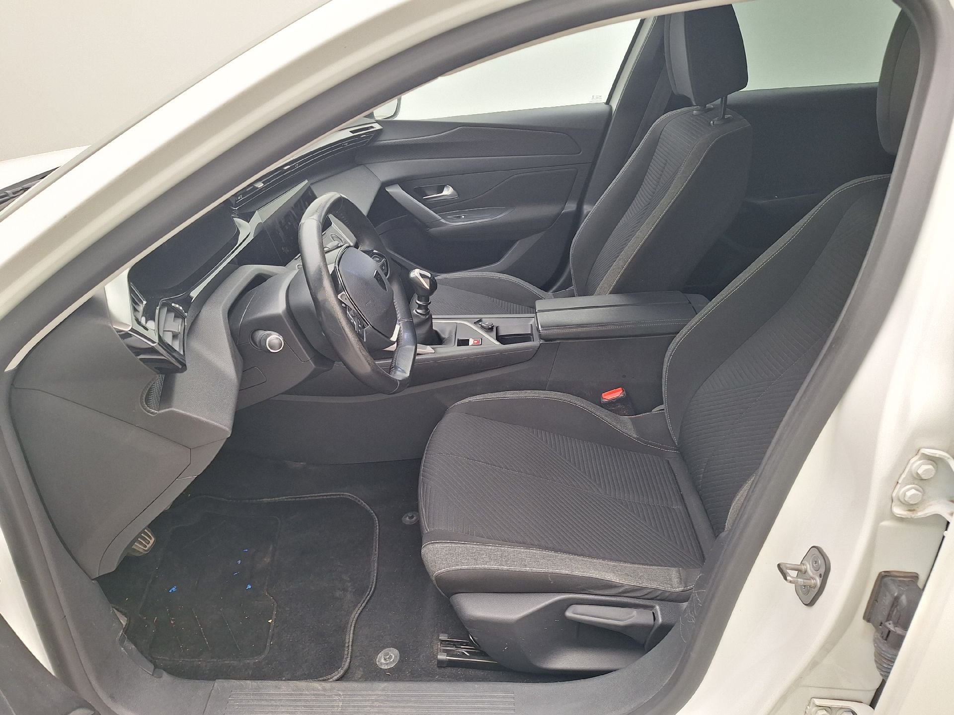 Peugeot, 308 SW '21, Peugeot 308 SW 1.5 BlueHDi 130 S&S Active Pack 5d photo