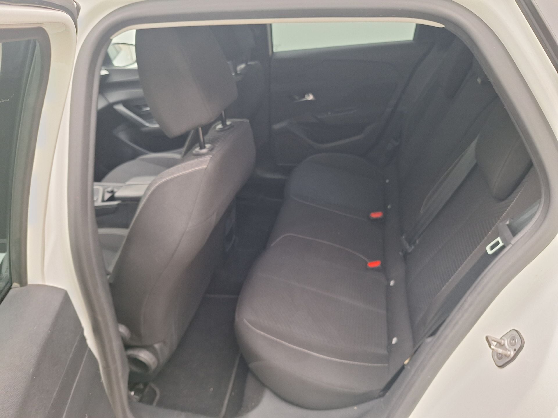 Peugeot, 308 SW '21, Peugeot 308 SW 1.5 BlueHDi 130 S&S Active Pack 5d photo