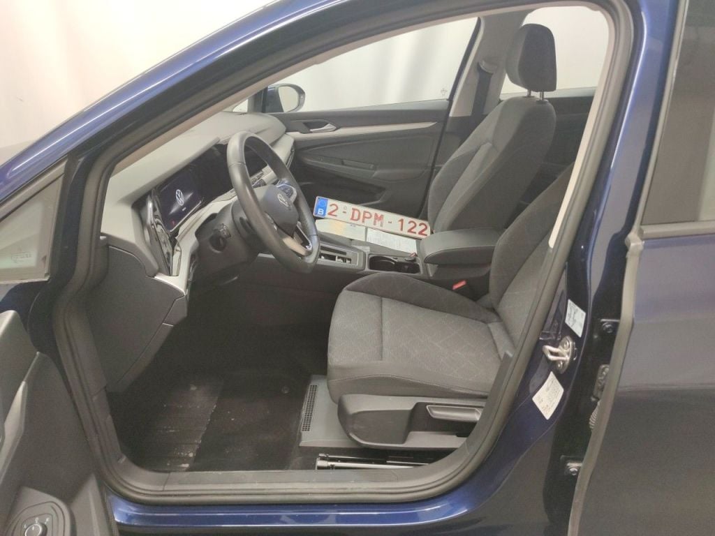Volkswagen Golf VIII 1.0 eTSI 81kW Life DSG 5d photo