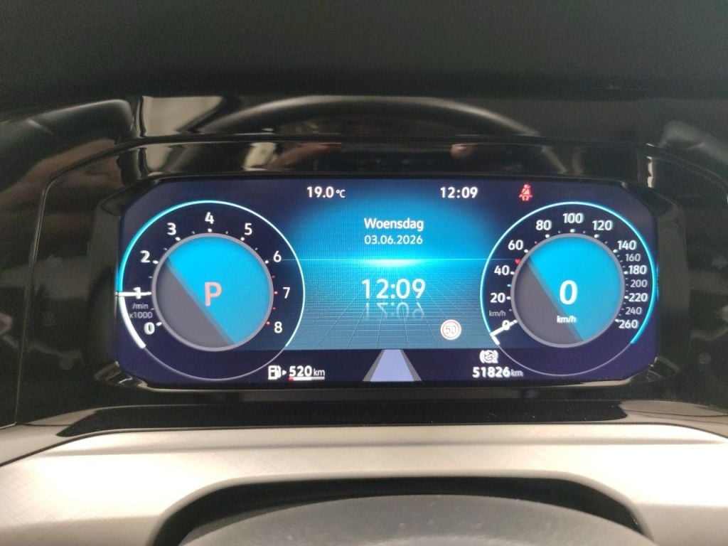 Volkswagen Golf VIII 1.0 eTSI 81kW Life DSG 5d photo