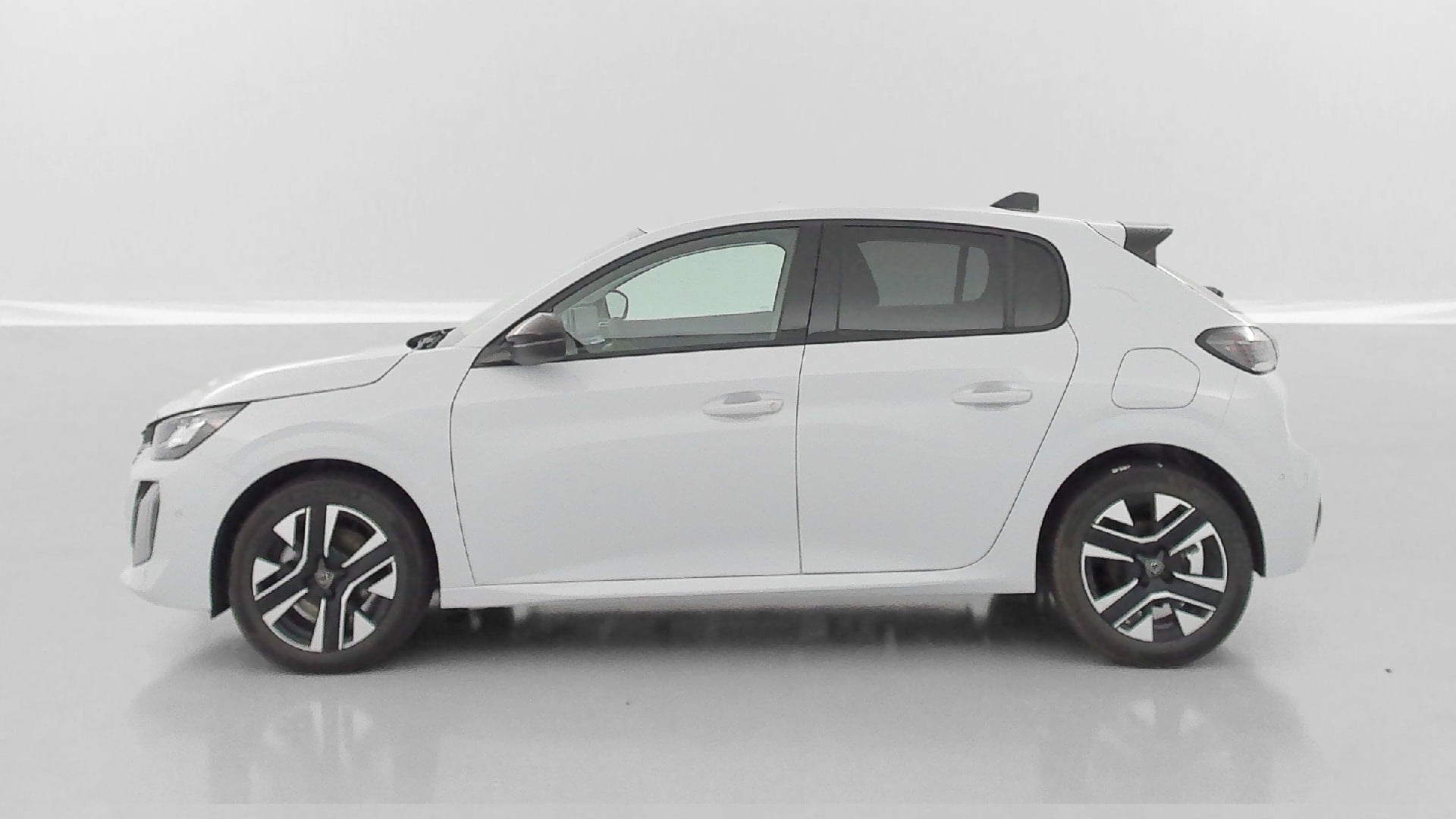 Peugeot 208 Allure 1.2 Hybrid 110ch photo