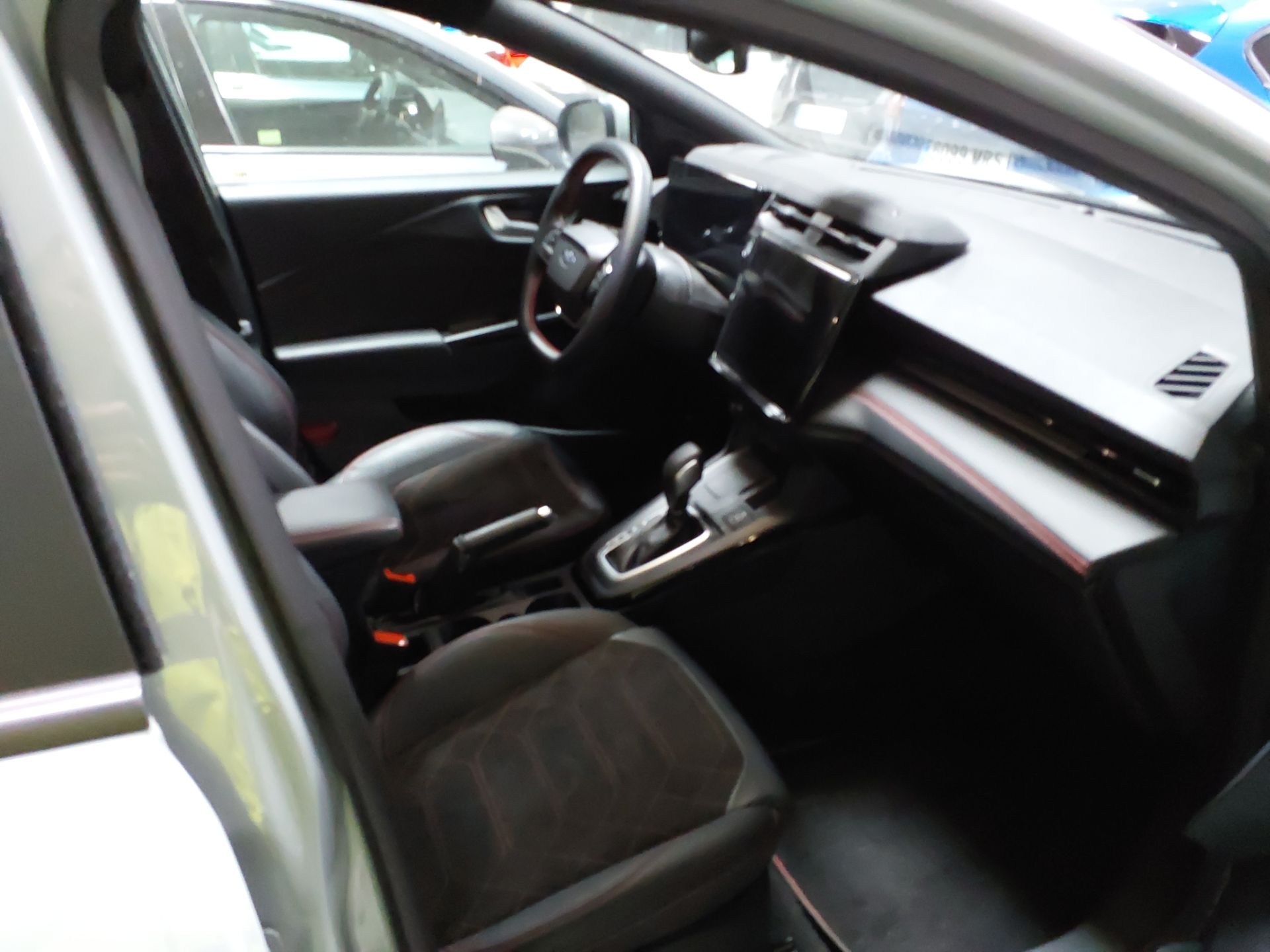 FORD Puma 1.0 155cv S6.2 AutomÃ¡tico ST-LINE X EcoBoost(Pano-Roof + Winterpack) photo