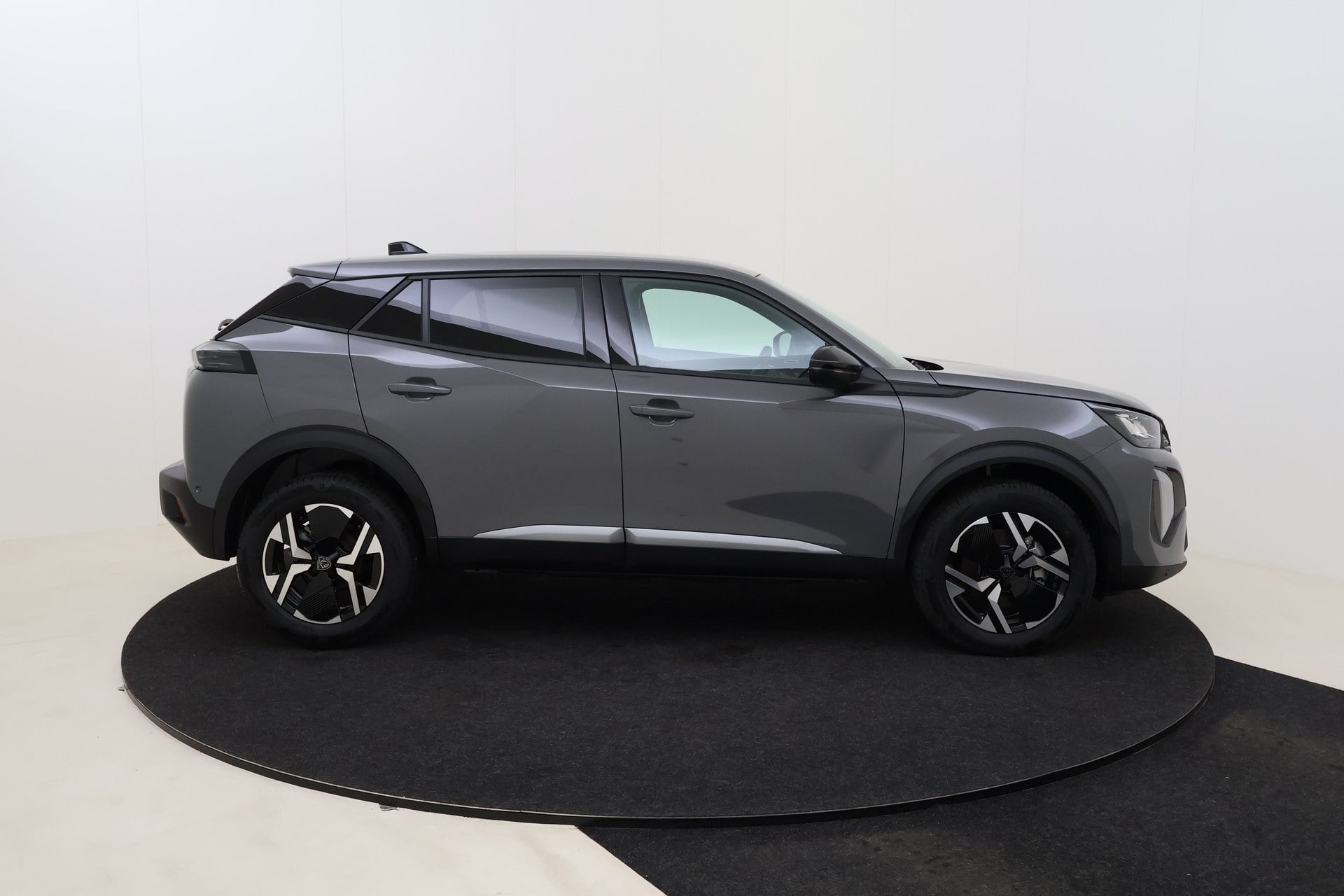 Peugeot 2008 Allure Hybrid 145 hp e-DSC6 photo