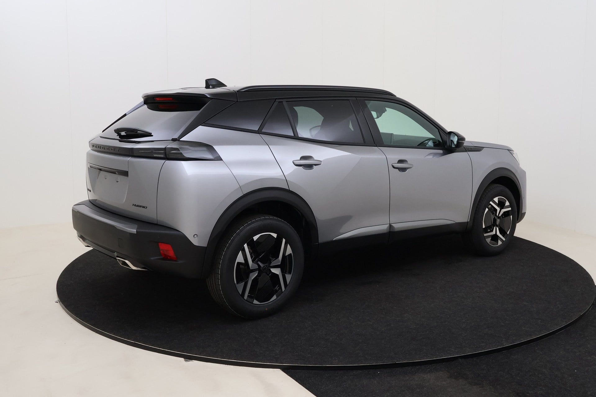 Peugeot 2008 GT Hybrid 145 hp e-DSC6 photo