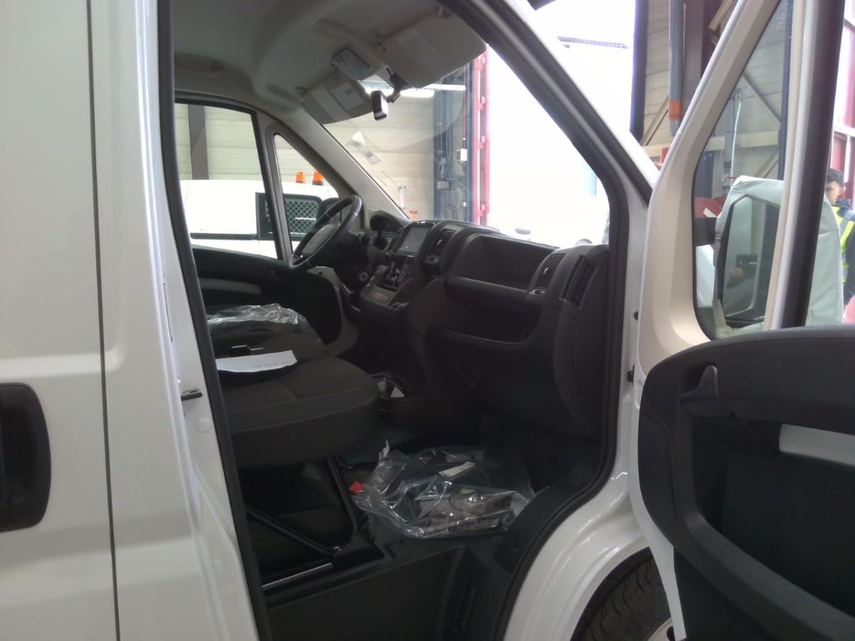 Peugeot Boxer L3H2 75 kWh Peugeot e-Boxer L3H2 75 kWh photo