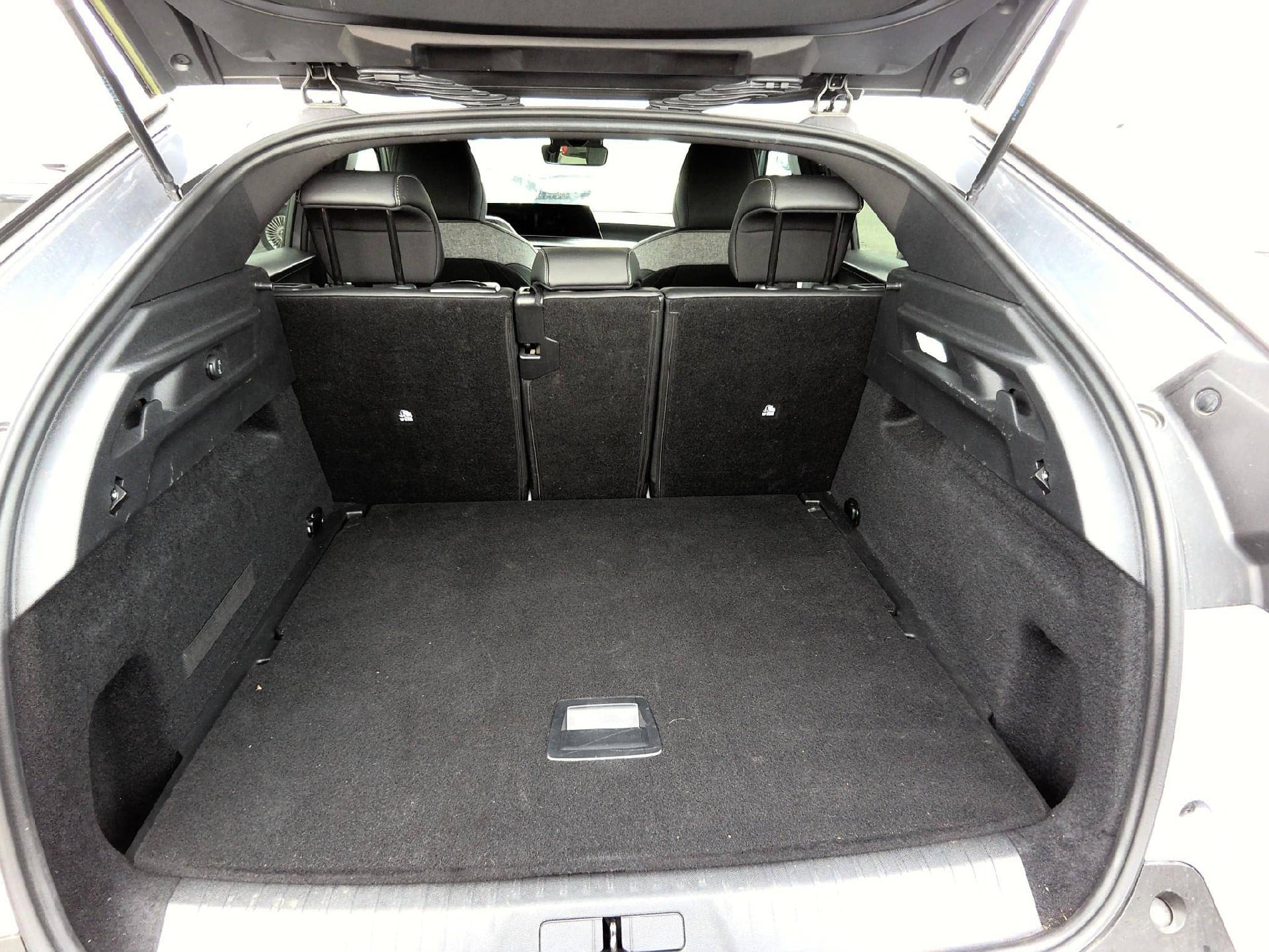 Peugeot 3008 Allure Hybrid 145 e-DCS6 (1.2L 136 hp) photo