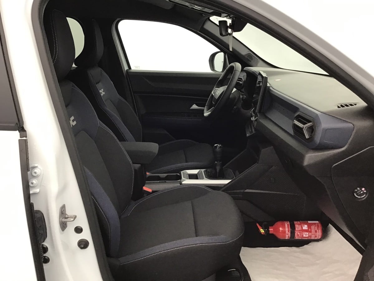 Dacia Duster Journey 1.2 Gasoline 132hp photo