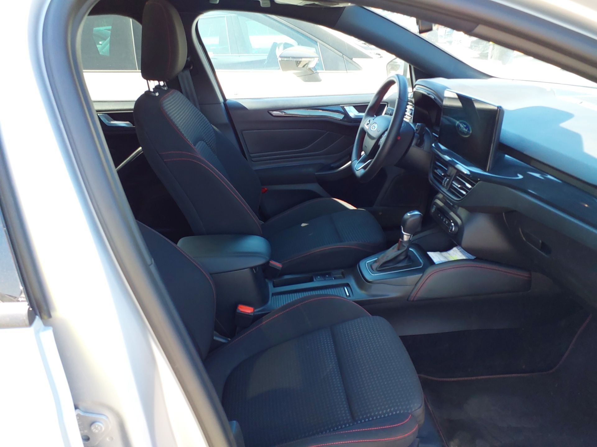 FORD Focus 1.0 Ecoboost 114KW 155CV S6.2 ST Line X auto Sportbreak(Pano-Roof + Winterpack) photo