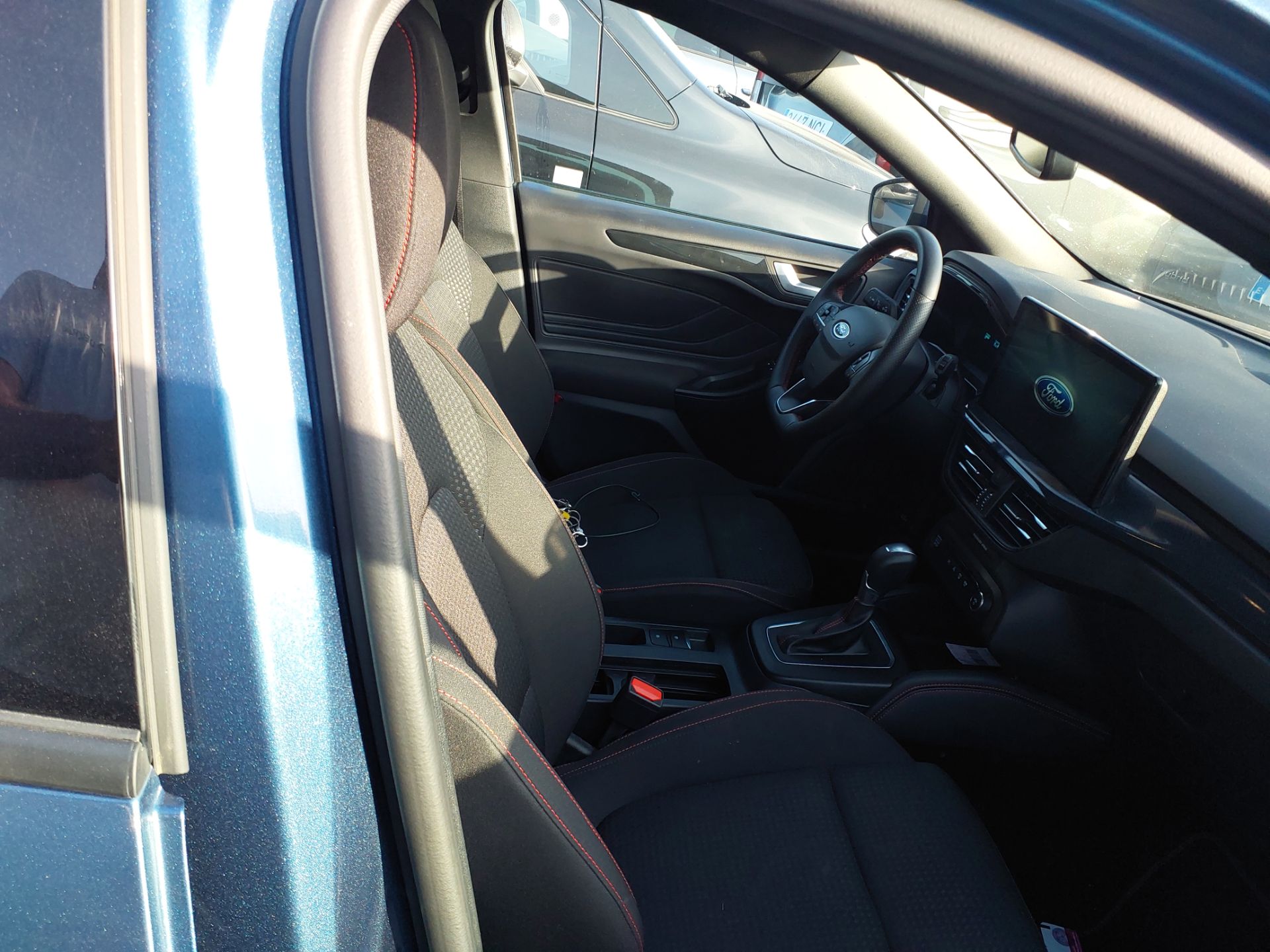FORD Focus Berlina 1.0 Ecoboost 114KW 155CV S6.2 Automático ST-LINE X(Winterpack) photo