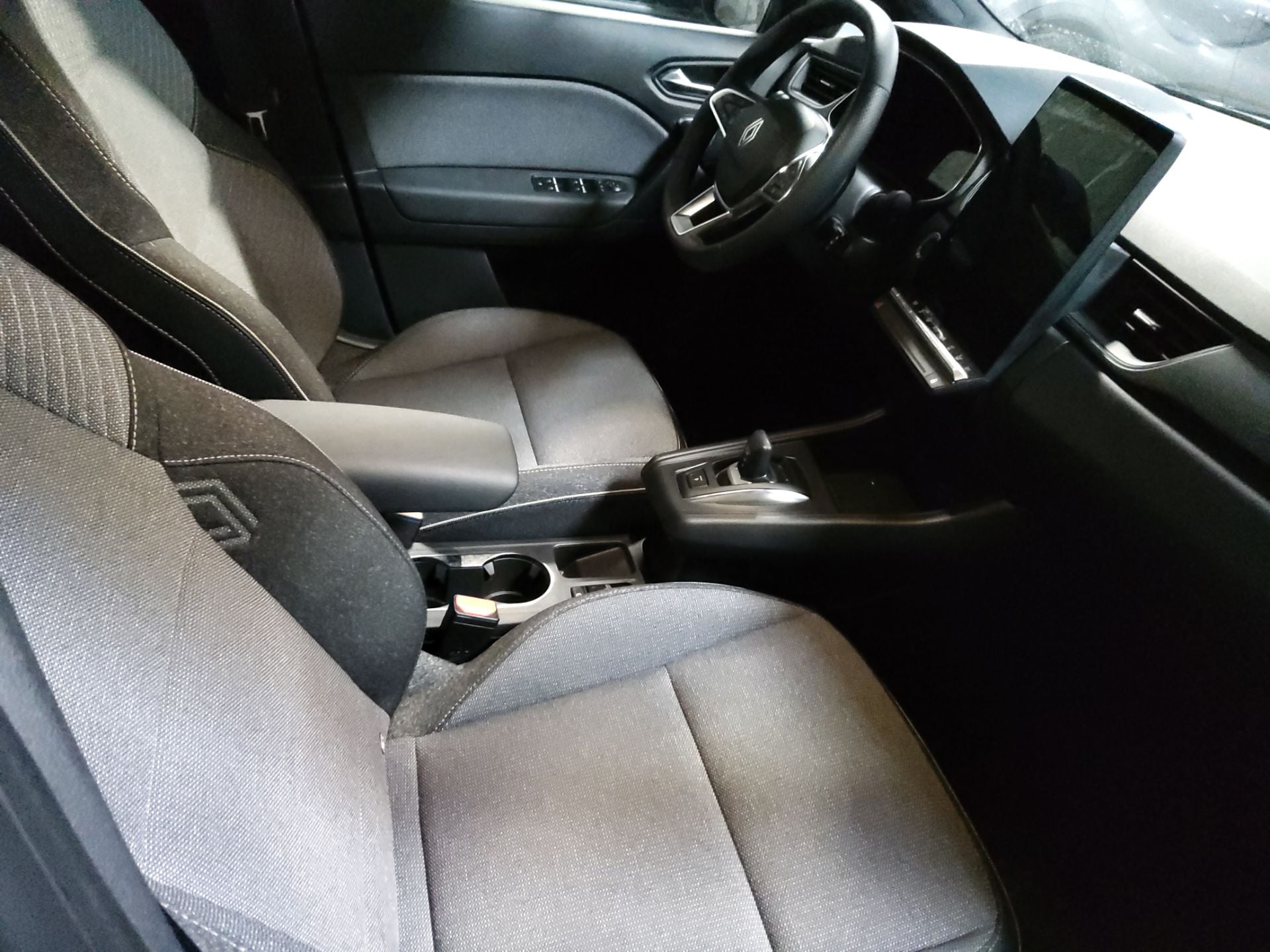 RENAULT Captur TCe 103 kw (140cv) EDC mild hybrid Techno(Winterpack) photo