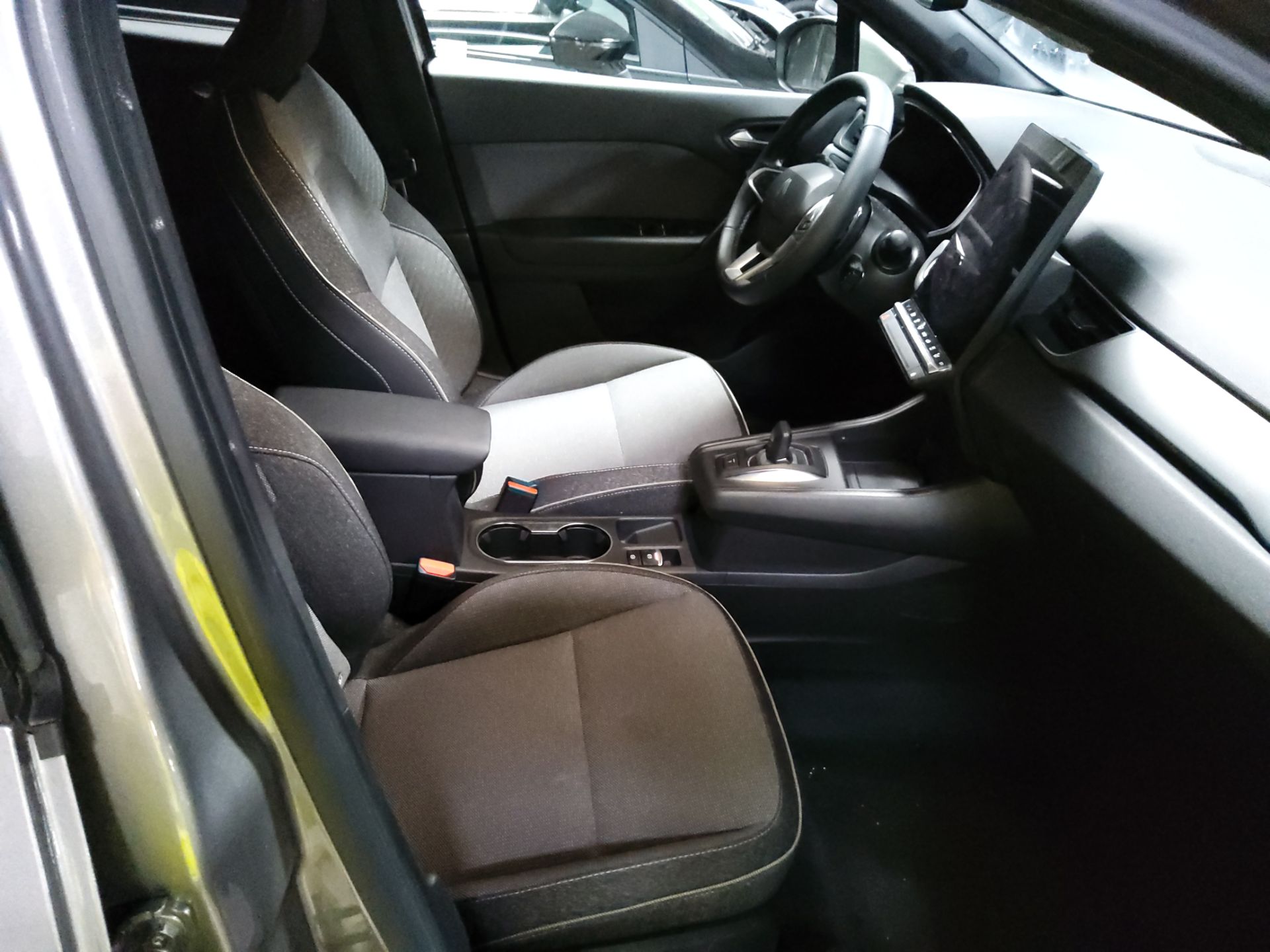 RENAULT Captur TCe 103 kw (140cv) EDC mild hybrid Techno(Winterpack) photo