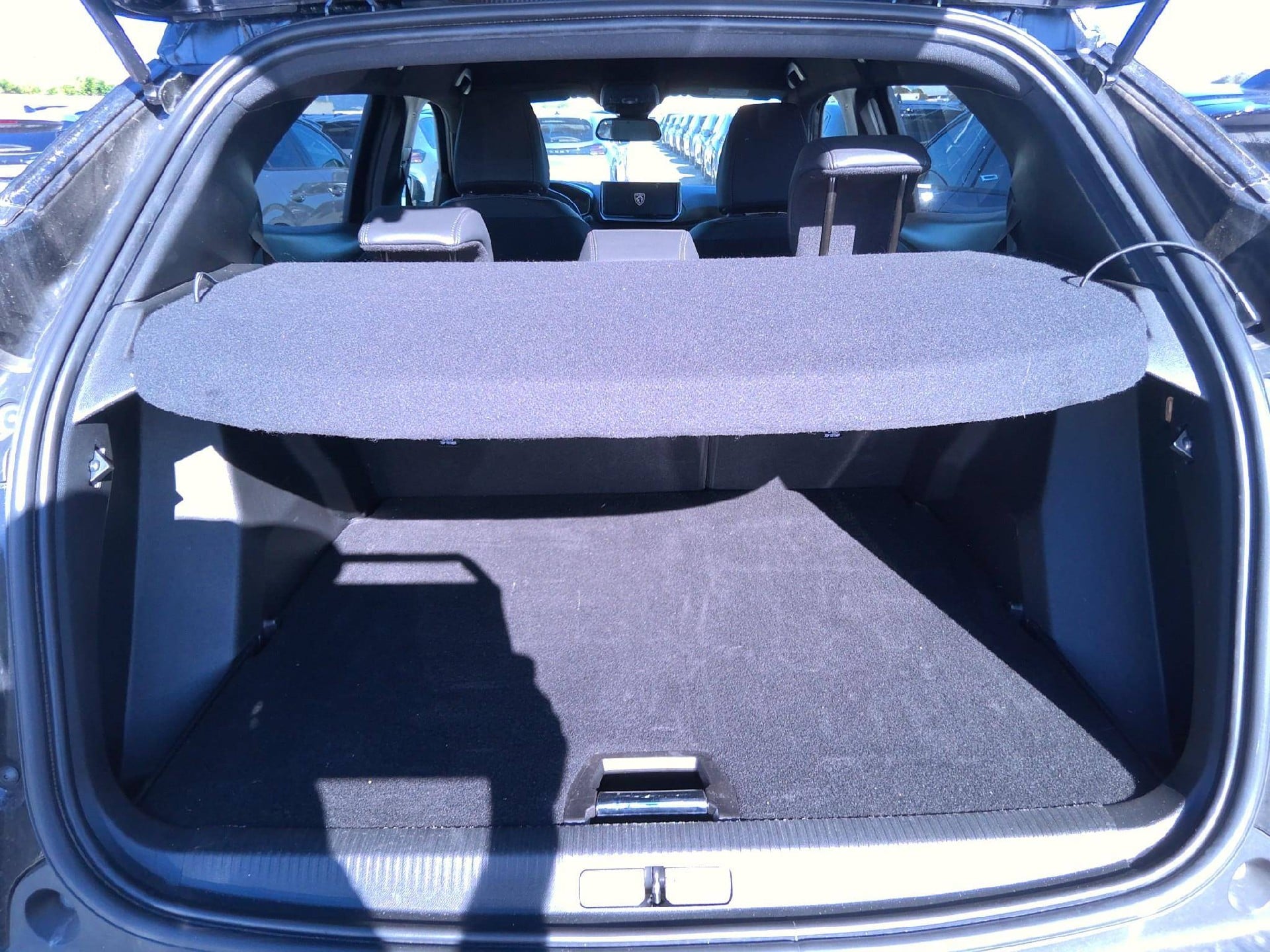 Peugeot 2008 Allure 100 HP S&S BVM6 photo