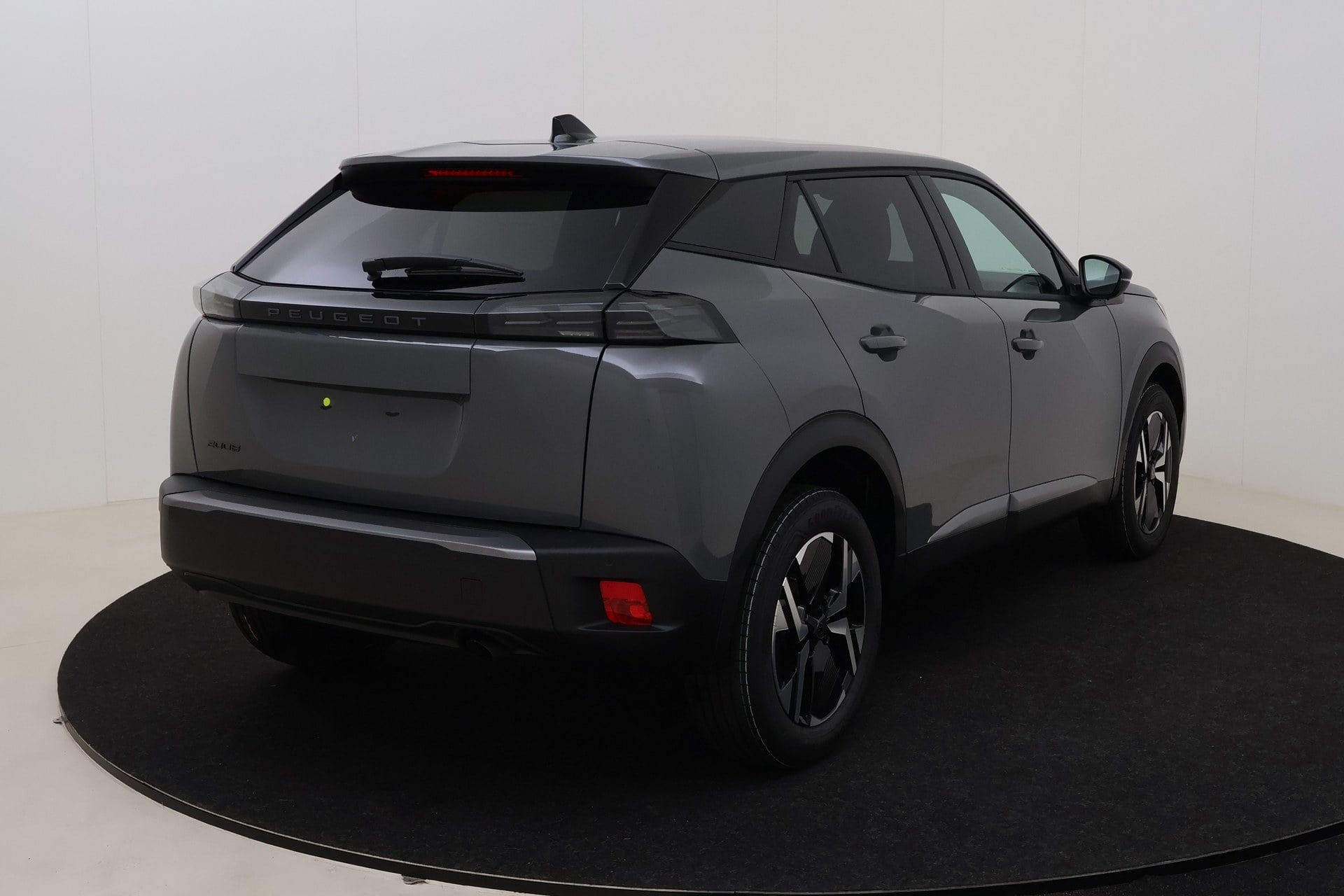 Peugeot 2008 Allure  1.2 Turbo 100 hp Man. 6 photo