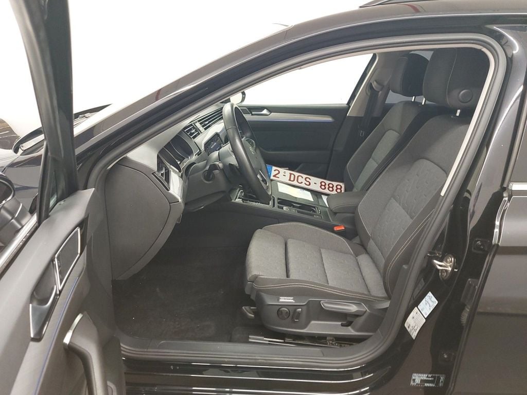 Volkswagen Passat Variant 2.0 TDI SCR 110kW DSG7 Style Business 5d photo