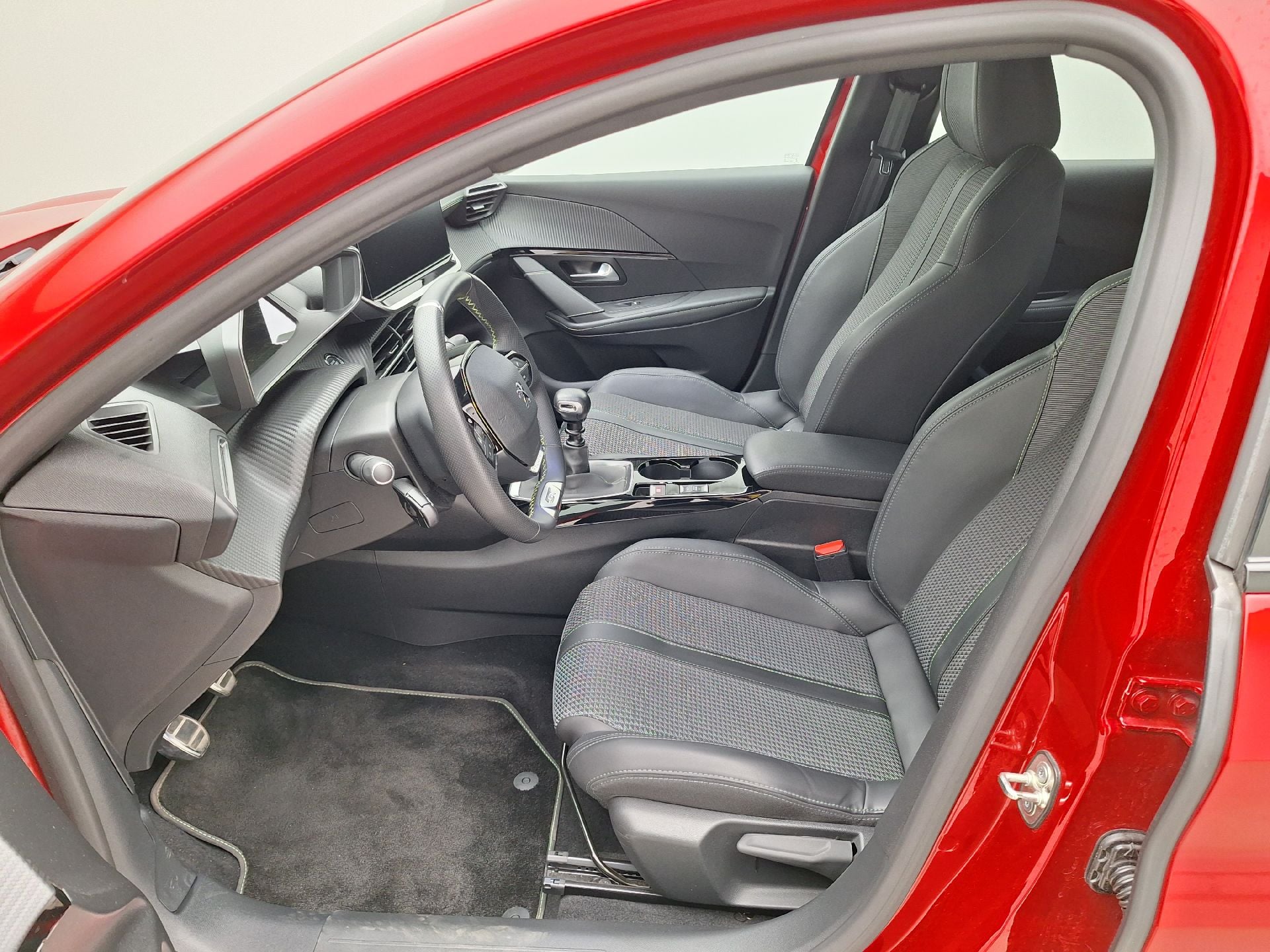 Peugeot, 208 '19, Peugeot 208 1.5 BlueHDi 100 MAN6 S&S GT 5d photo