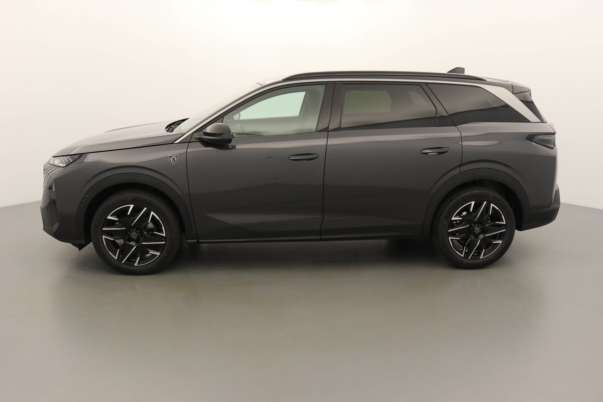 Peugeot 5008 GT 1.2 Hybrid Electric/Gasoline 147hp photo