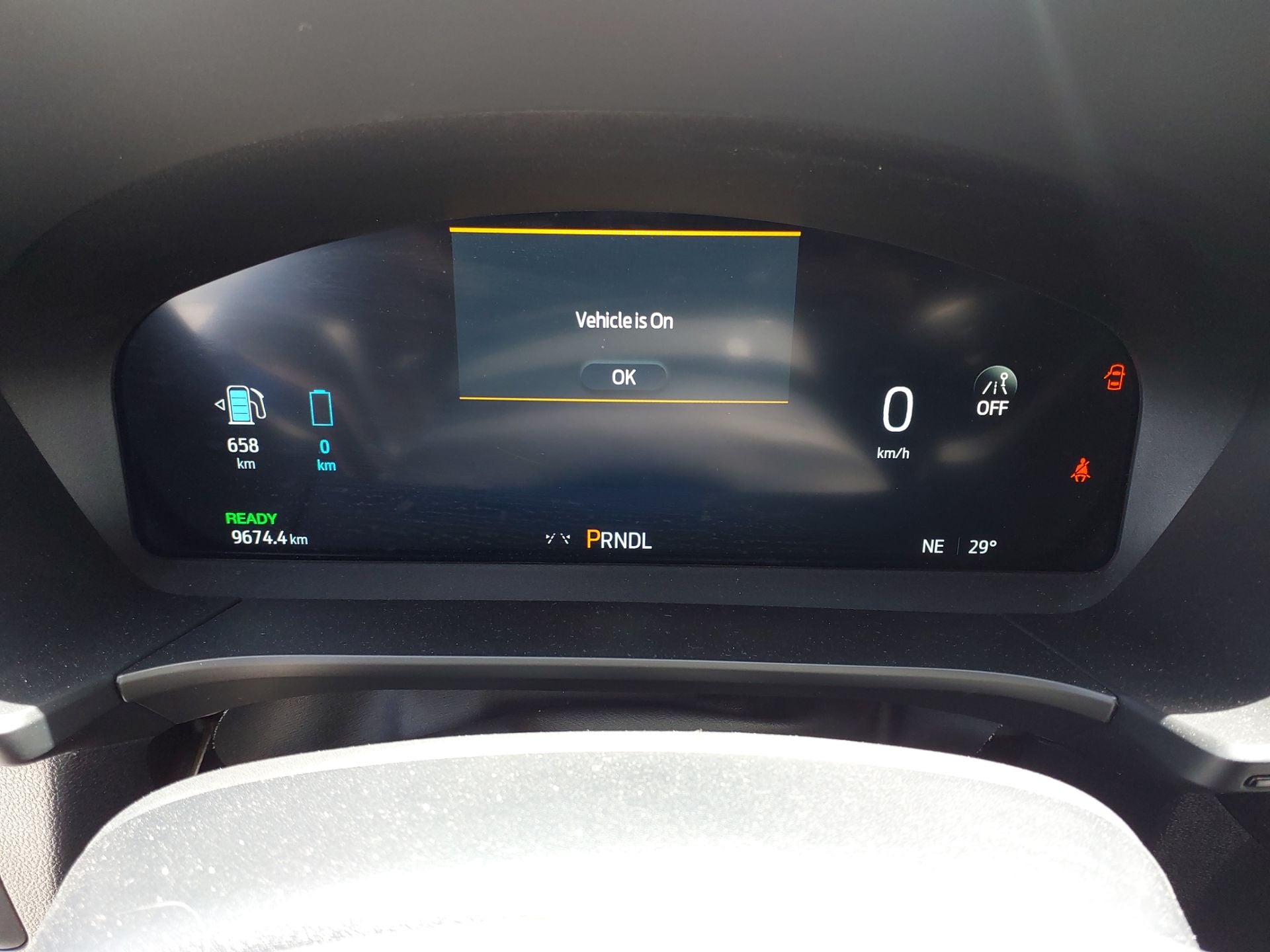FORD Kuga 2.5 PHEV 243cv Automatico WT gancho St Line X(Pano-Roof + Winterpack + Tow bar) photo