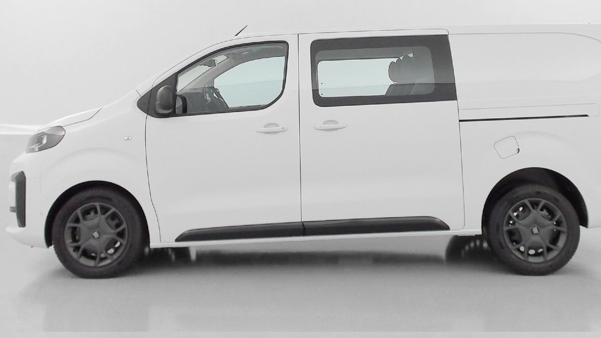 Fiat Scudo Pack Premium Connect (XL) 2.0 BlueHDi 180 photo