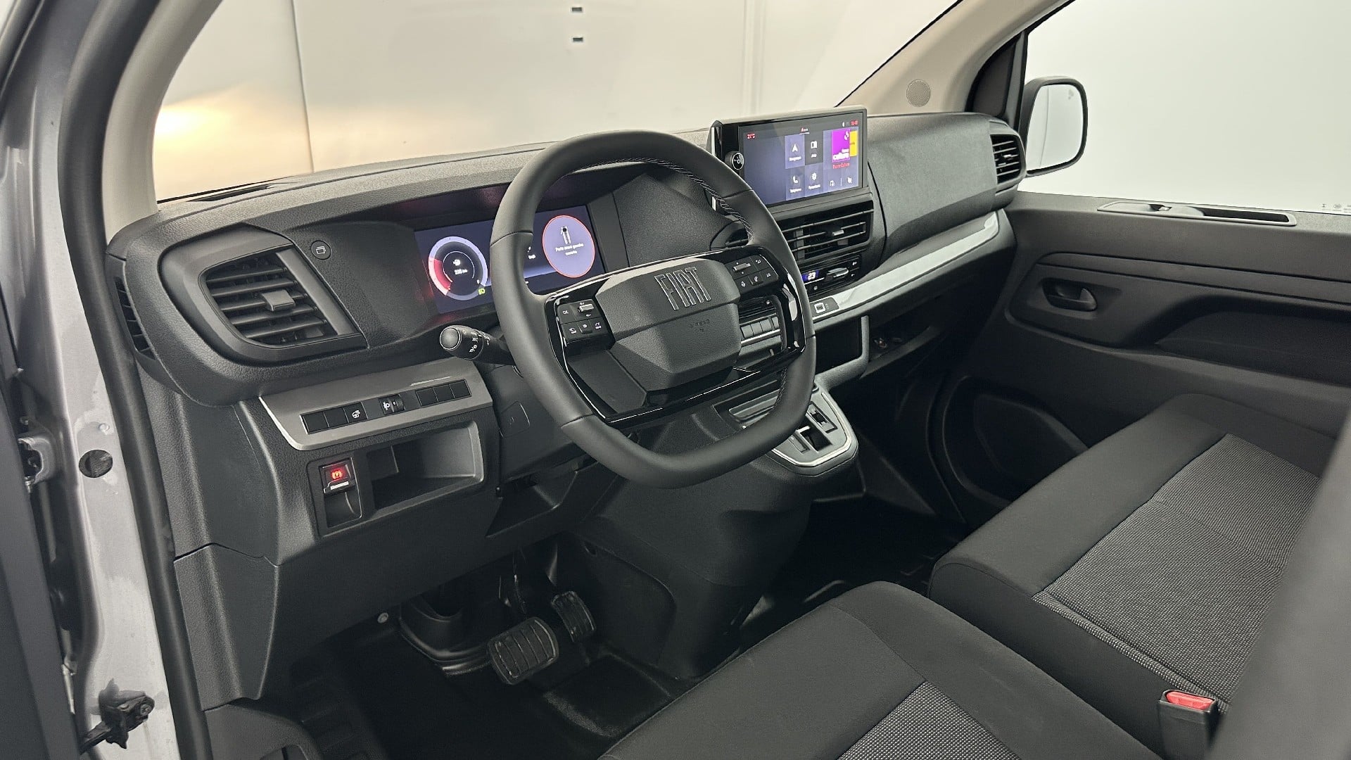 Fiat Scudo Pack Premium Connect 2.0 BlueHDi 180 ch photo