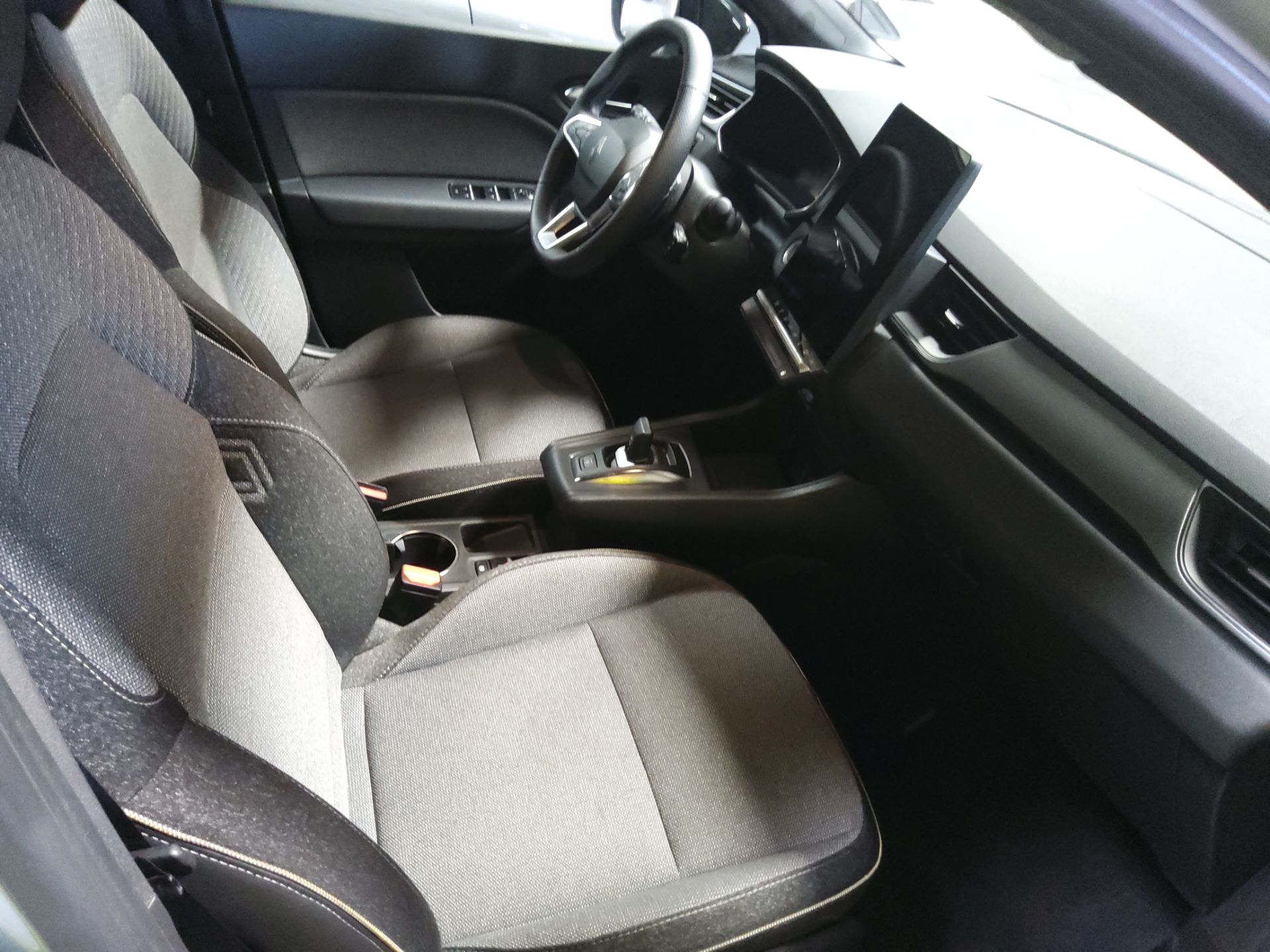 RENAULT Captur TCe 103 kw (140cv) EDC mild hybrid Techno(Winterpack) photo