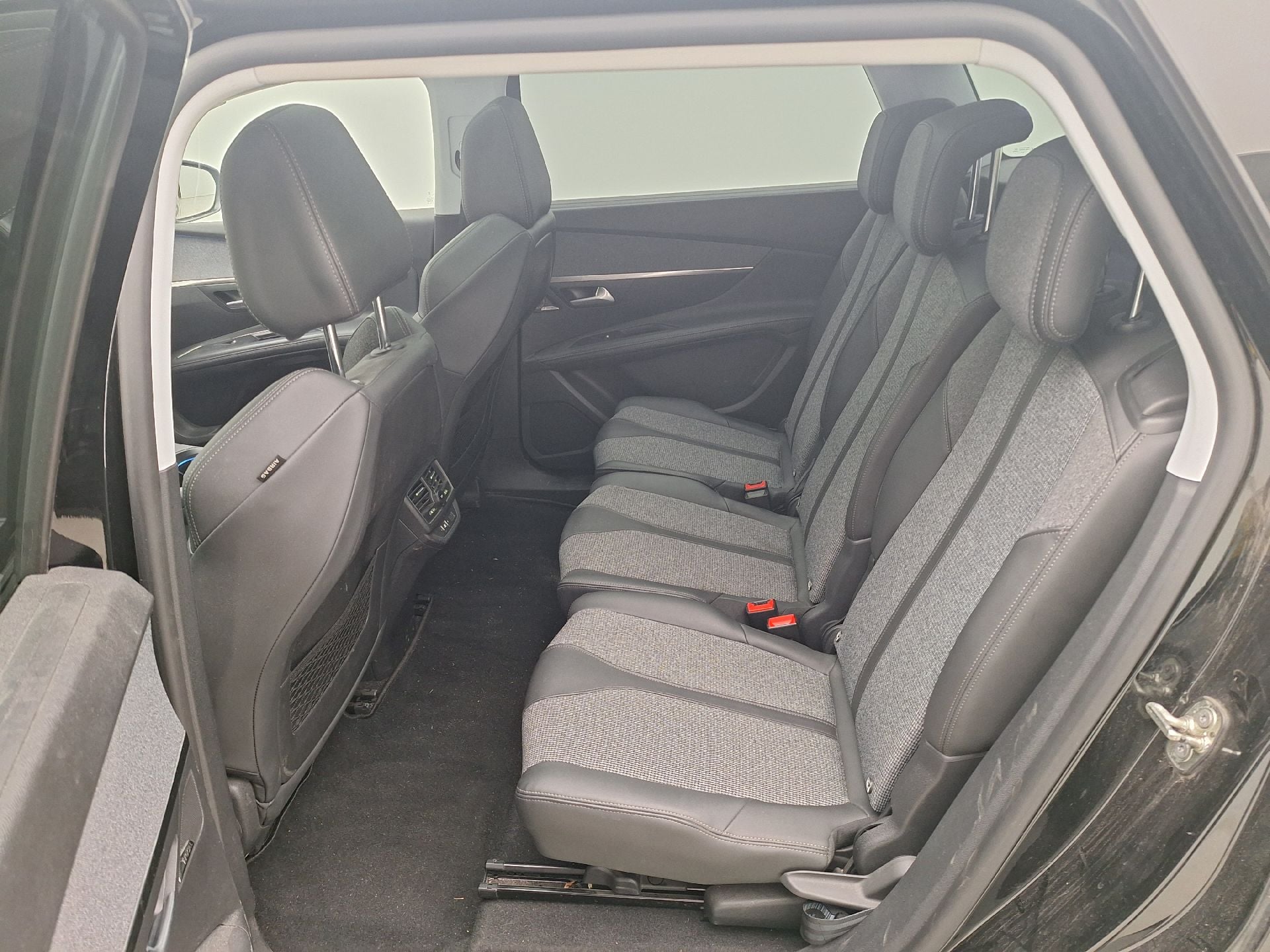 Peugeot, 5008 '16, Peugeot 5008 1.5 BlueHDi 96kW S&S EAT8 Allure 5d photo