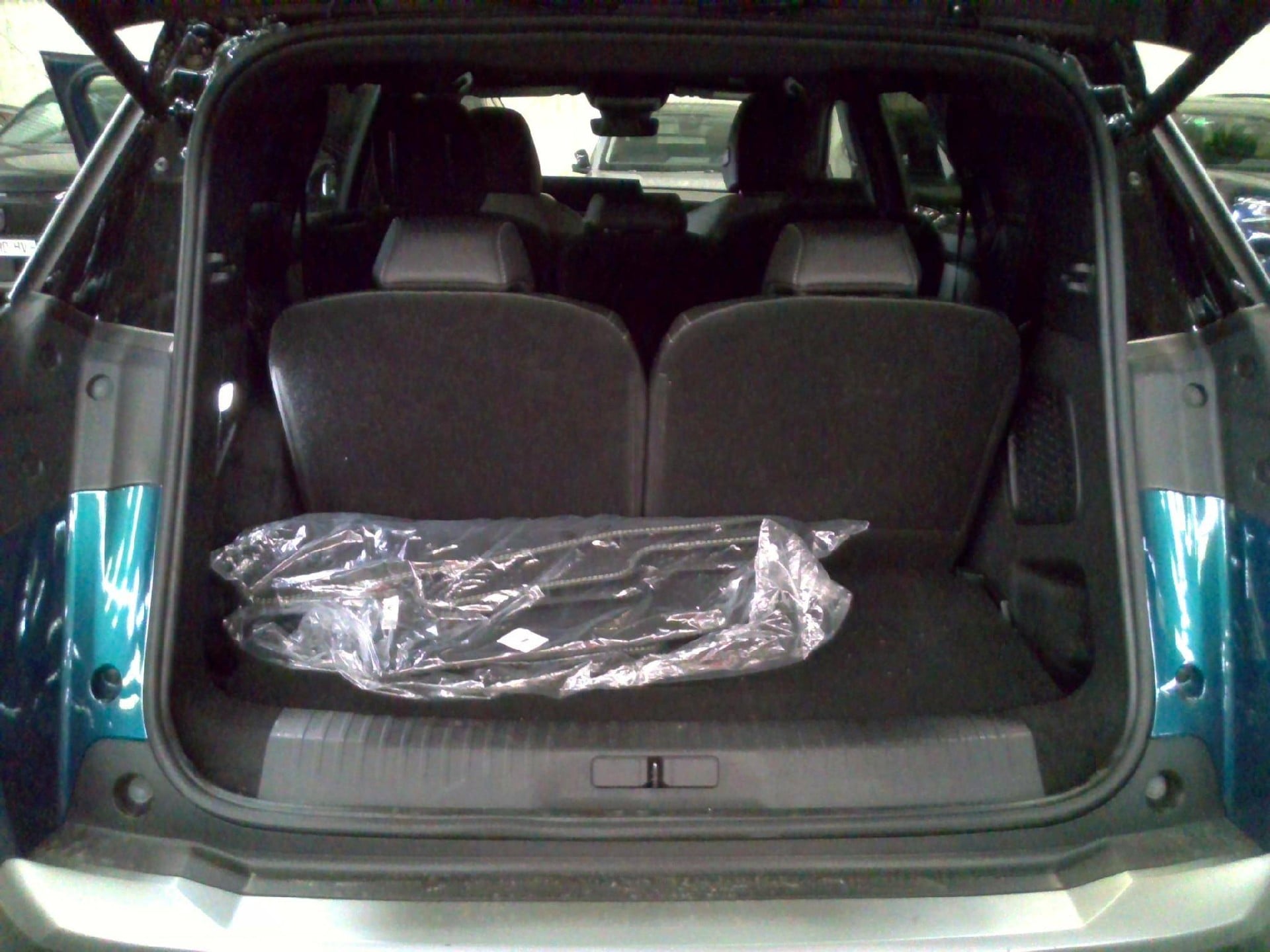 Peugeot 5008 GT Hybrid 145 ch e-DCS6 photo