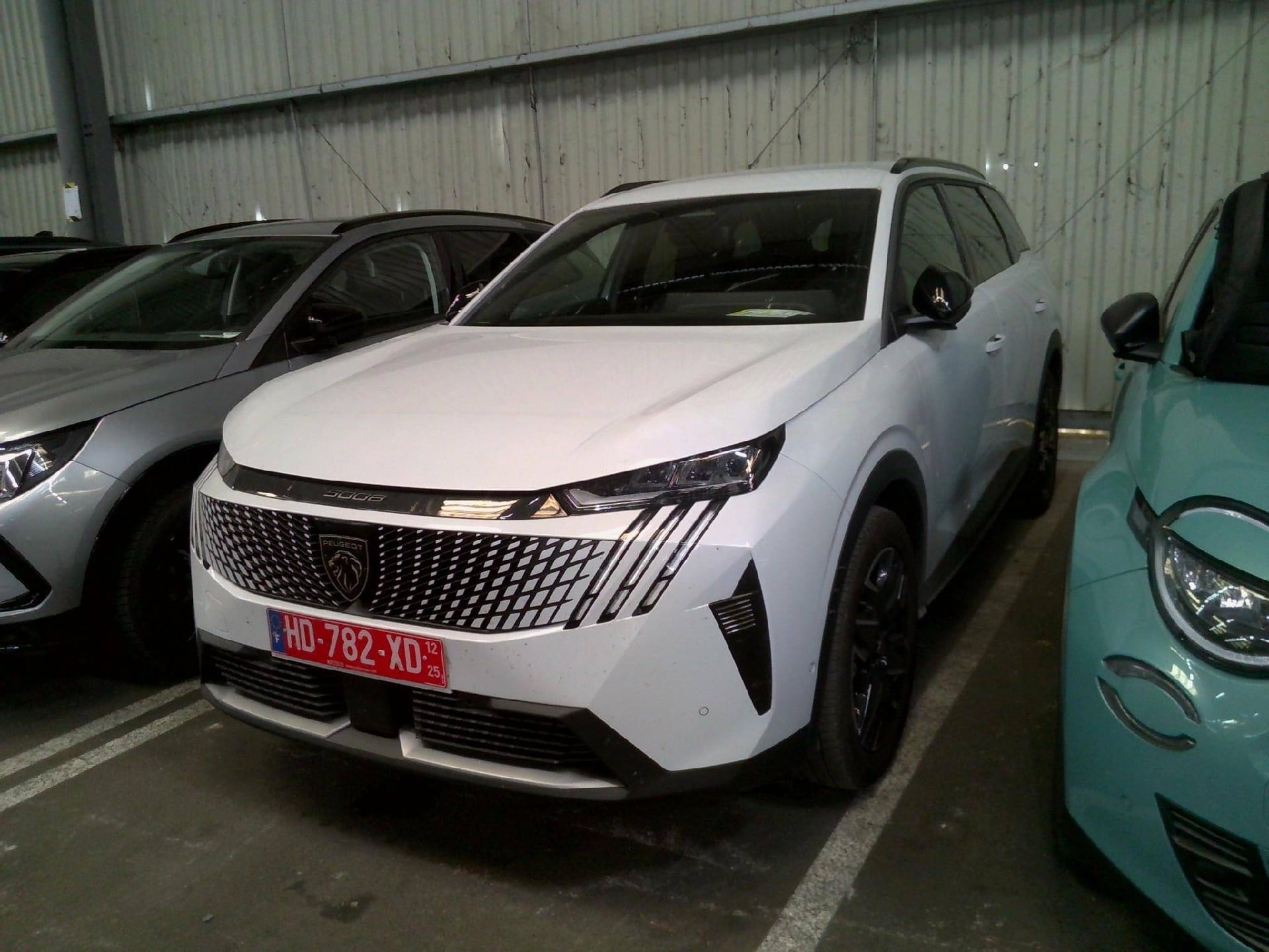 Peugeot 5008 Allure Hybrid 145 ch e-DCS6