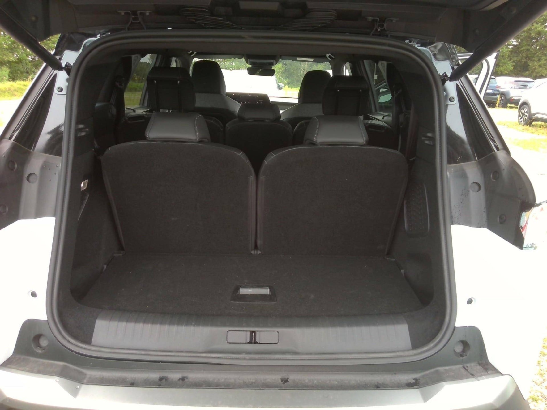 Peugeot 5008 GT Hybrid 145 ch e-DCS6 photo