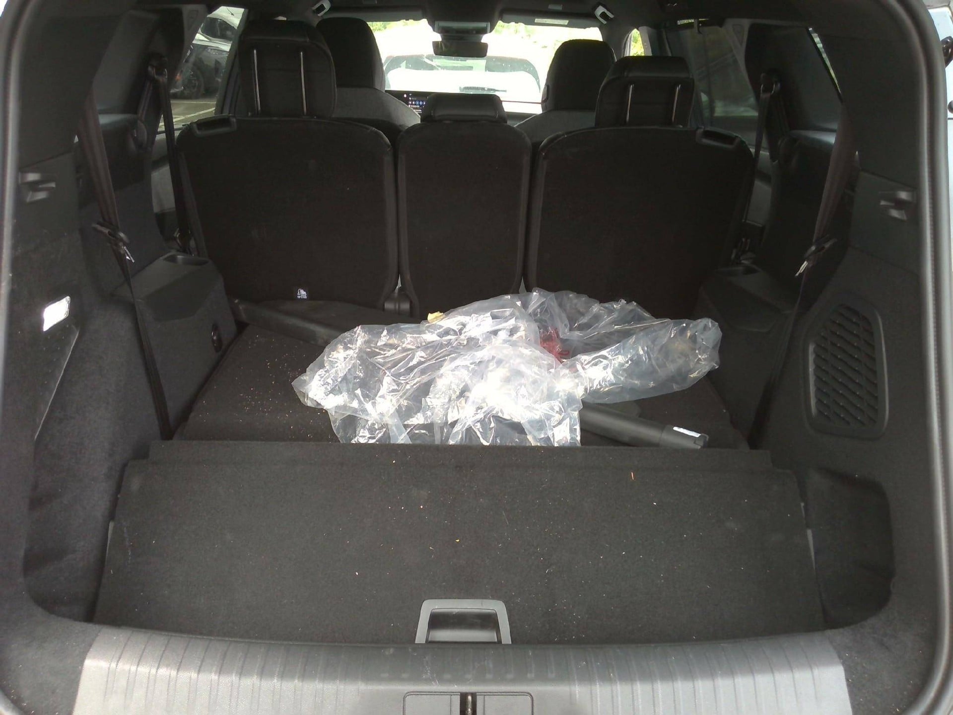 Peugeot 5008 GT Hybrid 145 ch e-DCS6 photo