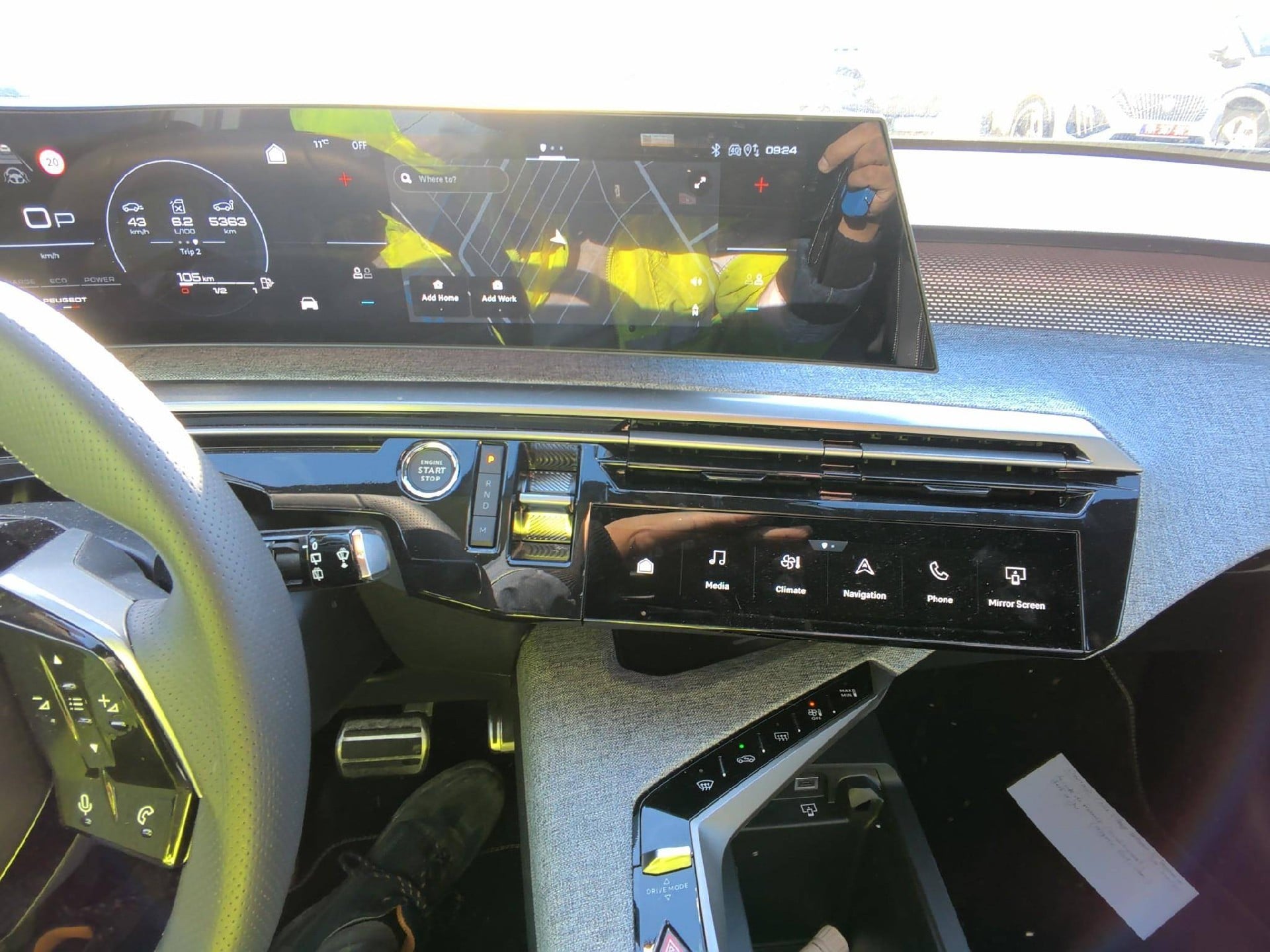 Peugeot 5008 GT Hybrid 145 ch e-DCS6 photo