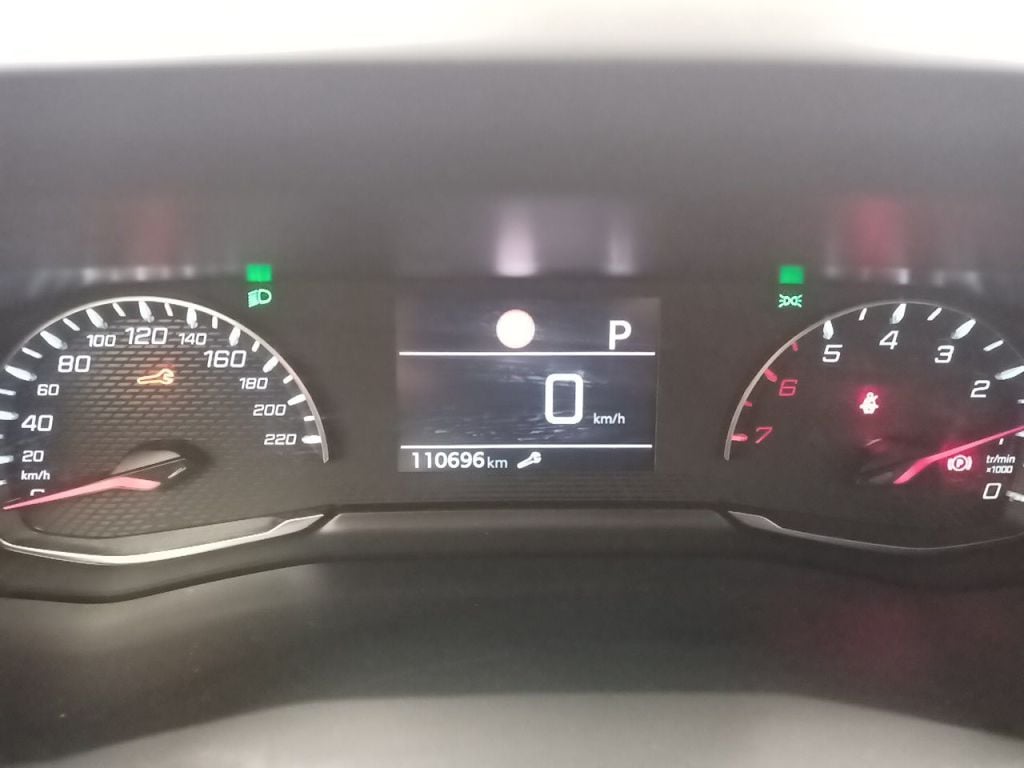 PEUGEOT 2008 - 2020 1.2 PureTech 130 Allure S&S (EU6.3) 5d photo