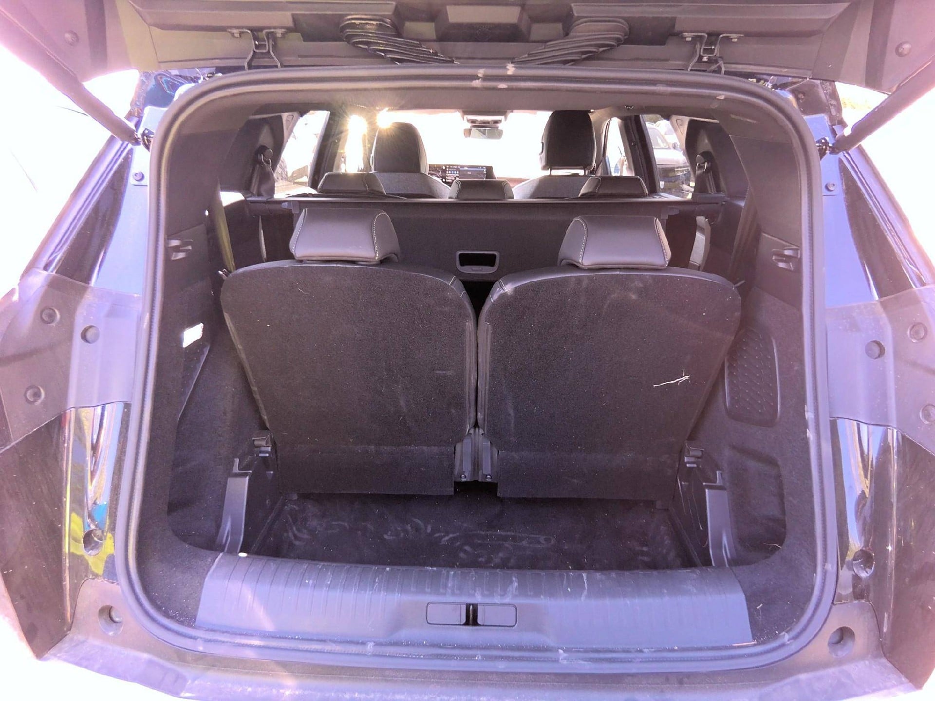 Peugeot 5008 GT Hybrid 145 ch e-DCS6 photo