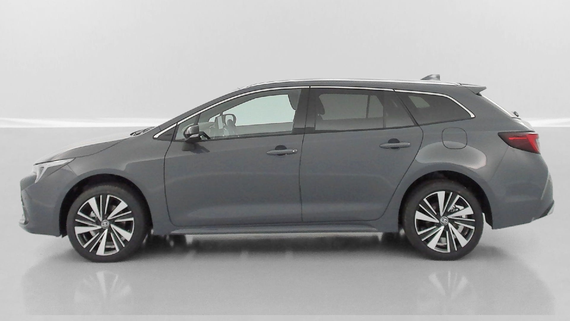 Toyota Corolla Design 1.8 Hybride 140ch photo