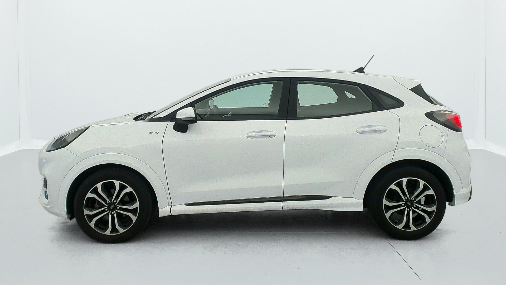 Ford Puma 1.0 FLEXIFUEL 125 CH MHEV S&S BVM6 ST-LINE photo