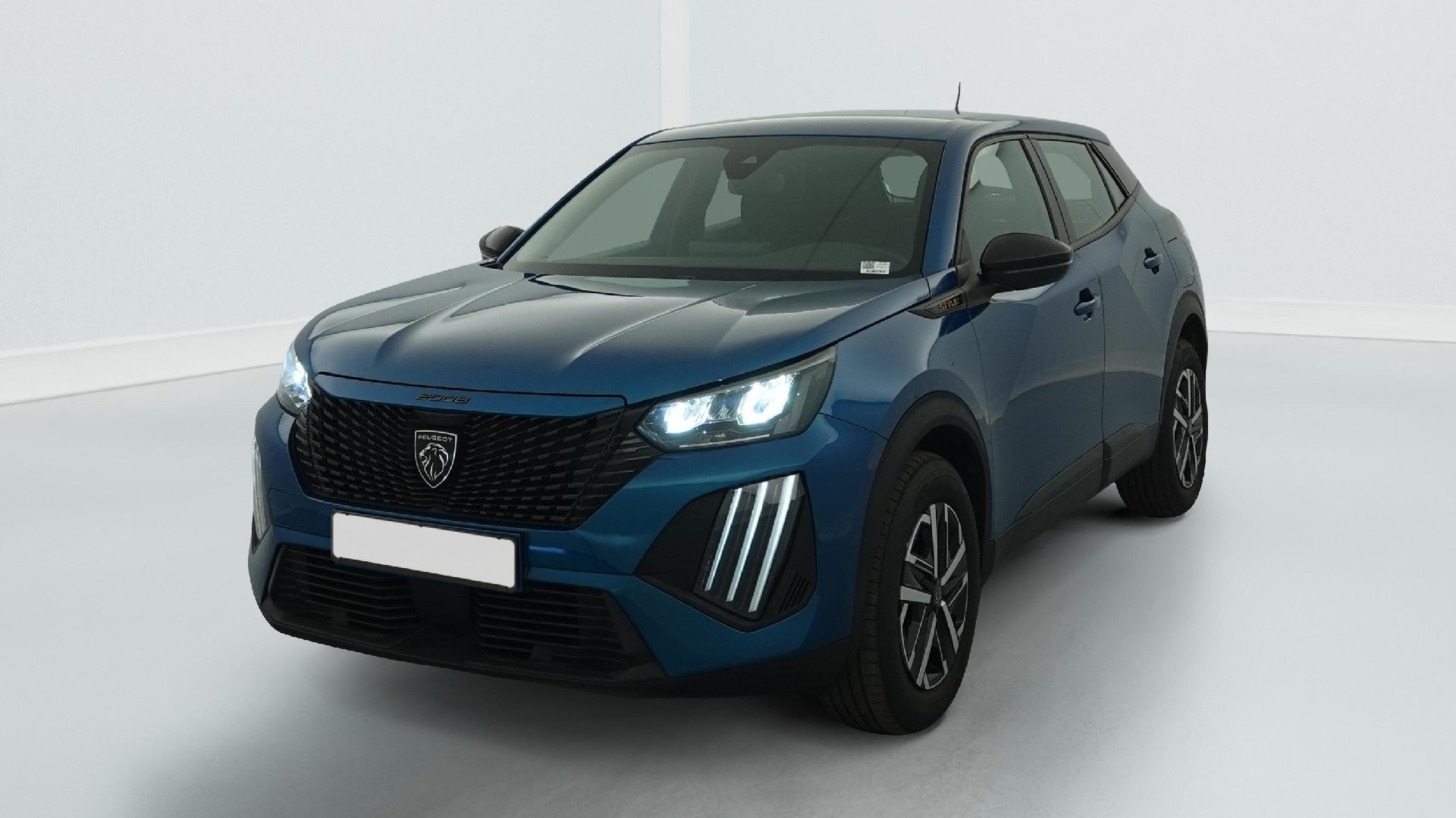 Peugeot 2008 Hybrid 145 e-DCS6 Style photo
