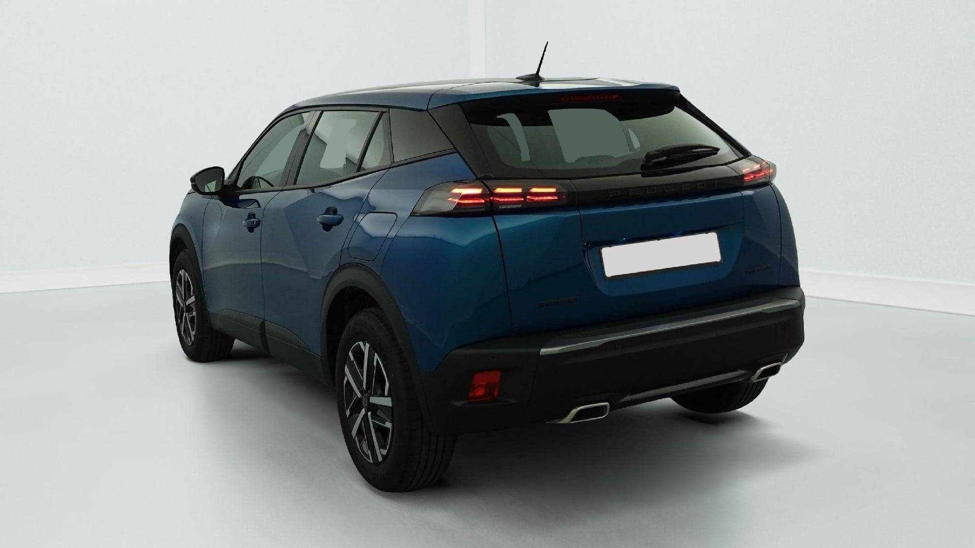 Peugeot 2008 Hybrid 145 e-DCS6 Style photo